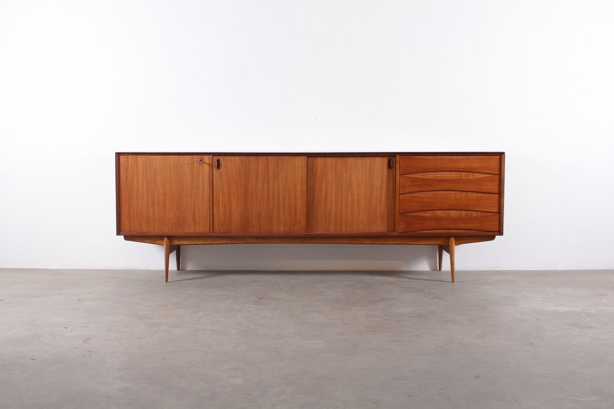 enfilade buffet sideboard Vform Paola vermaercke 2