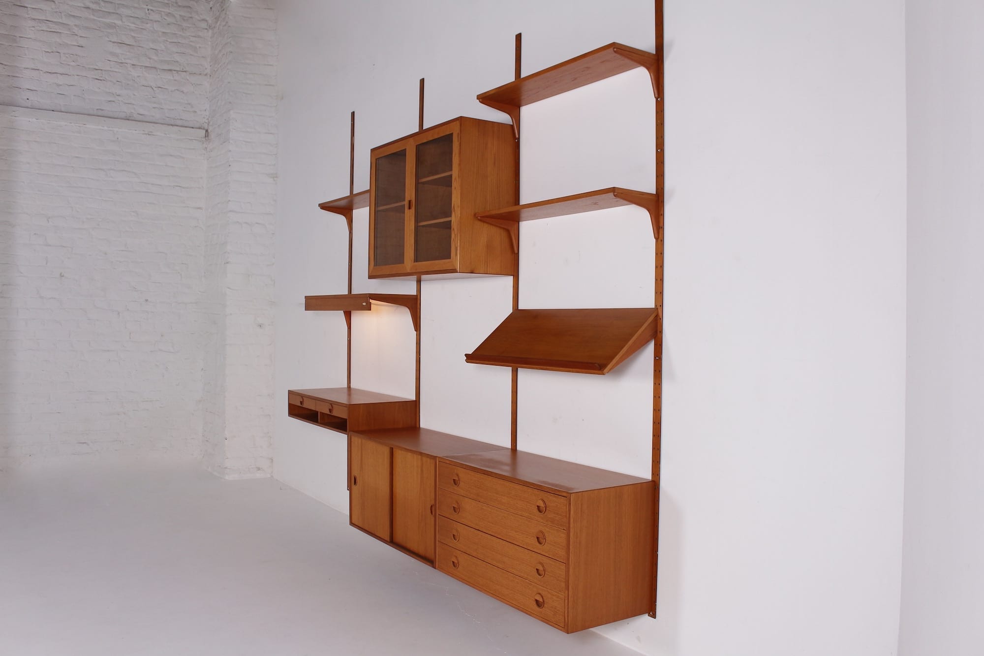 H.G. MØBLER illuminated modular wall system - Galerie Vintage Addict