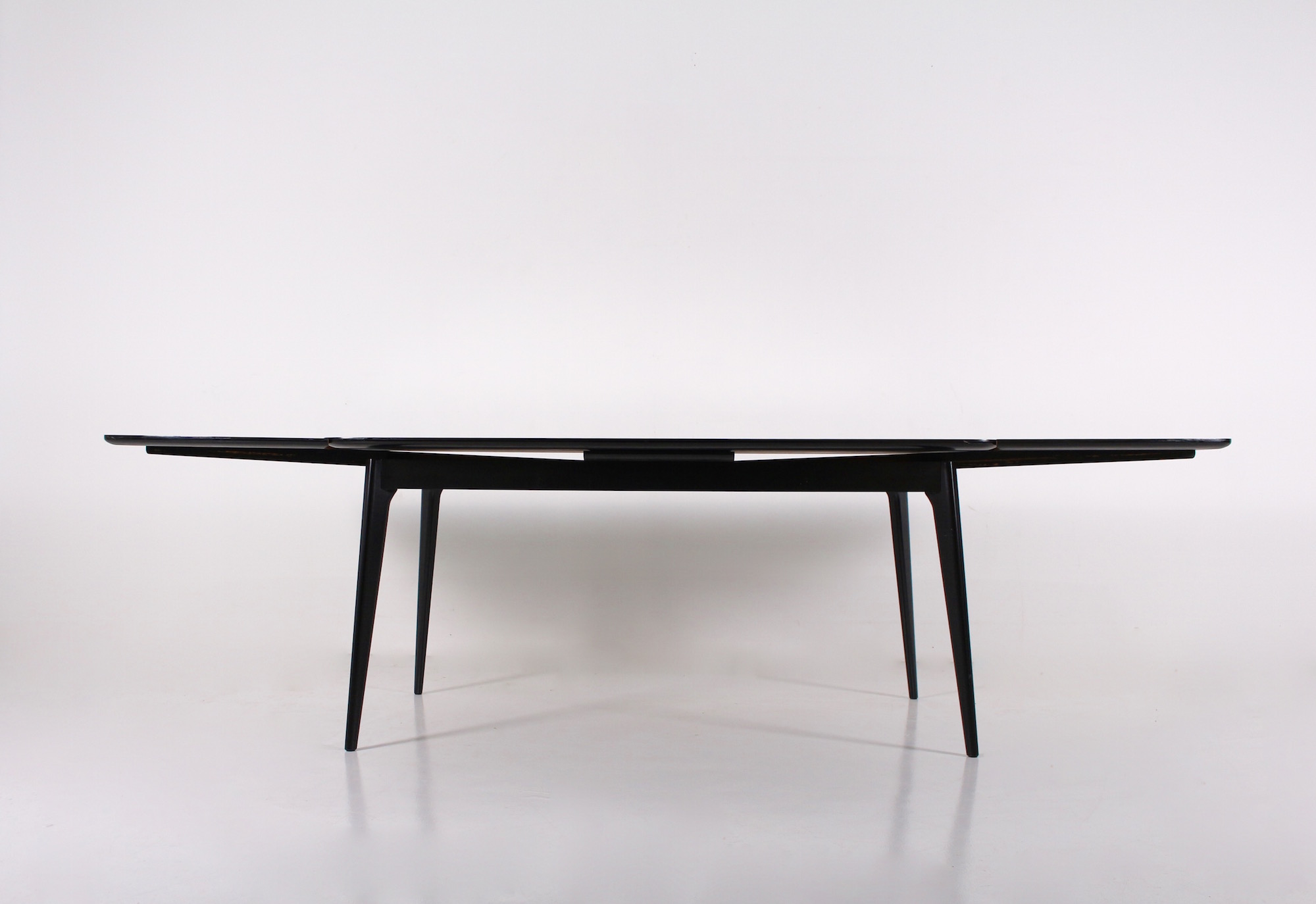 Tafel met verlengstukken in rozenhout, Alfred Hendrickx. - Afbeelding 3