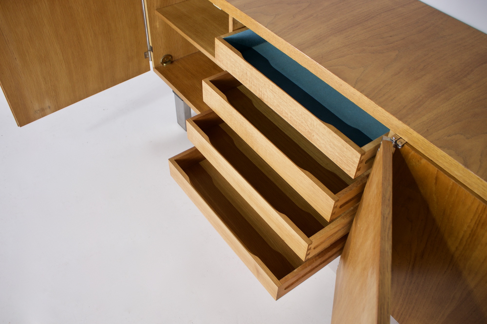 Frans modernistisch dressoir. - Afbeelding 5