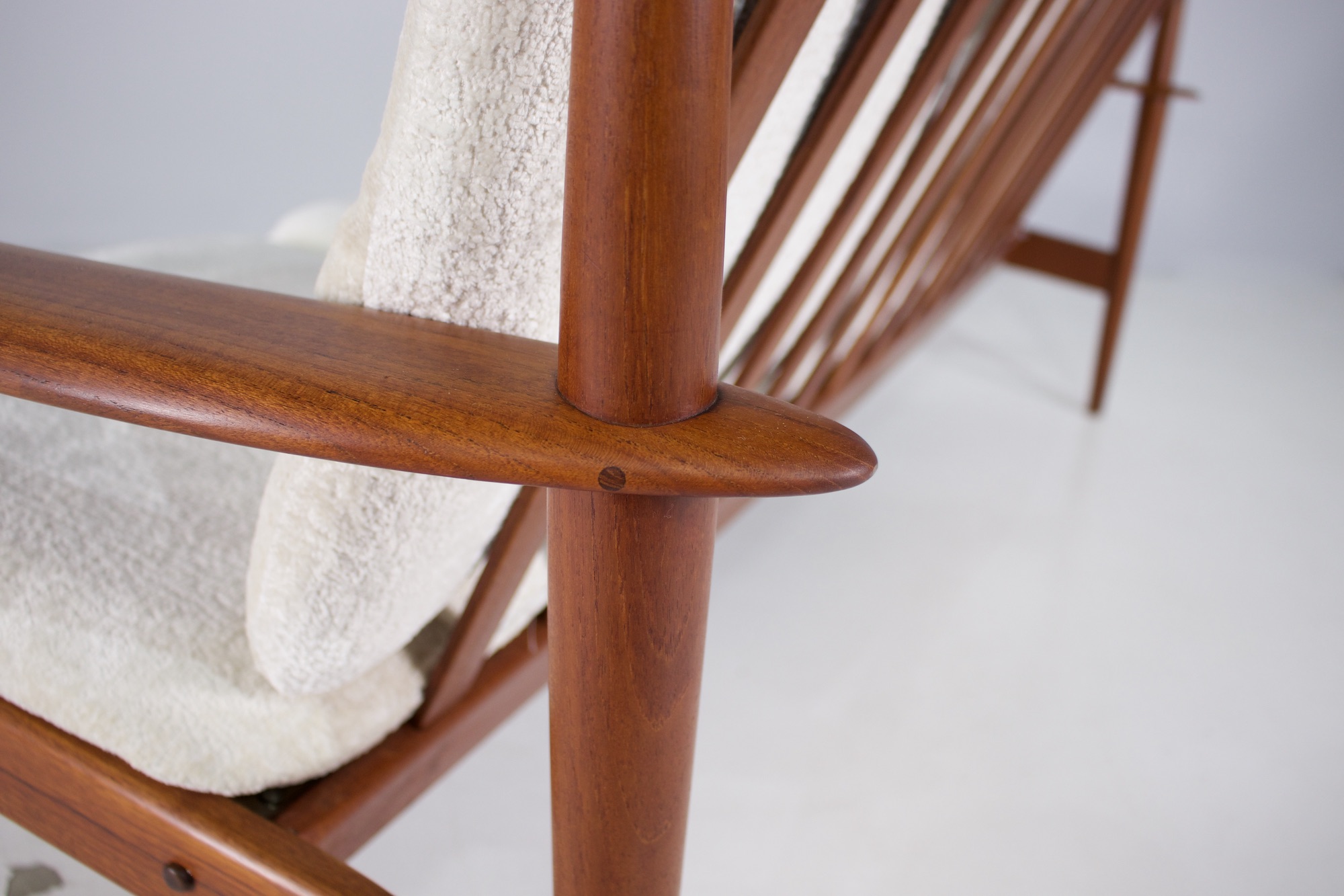 Grete Jalk: Bank "PJ 56/3 - Afbeelding 12