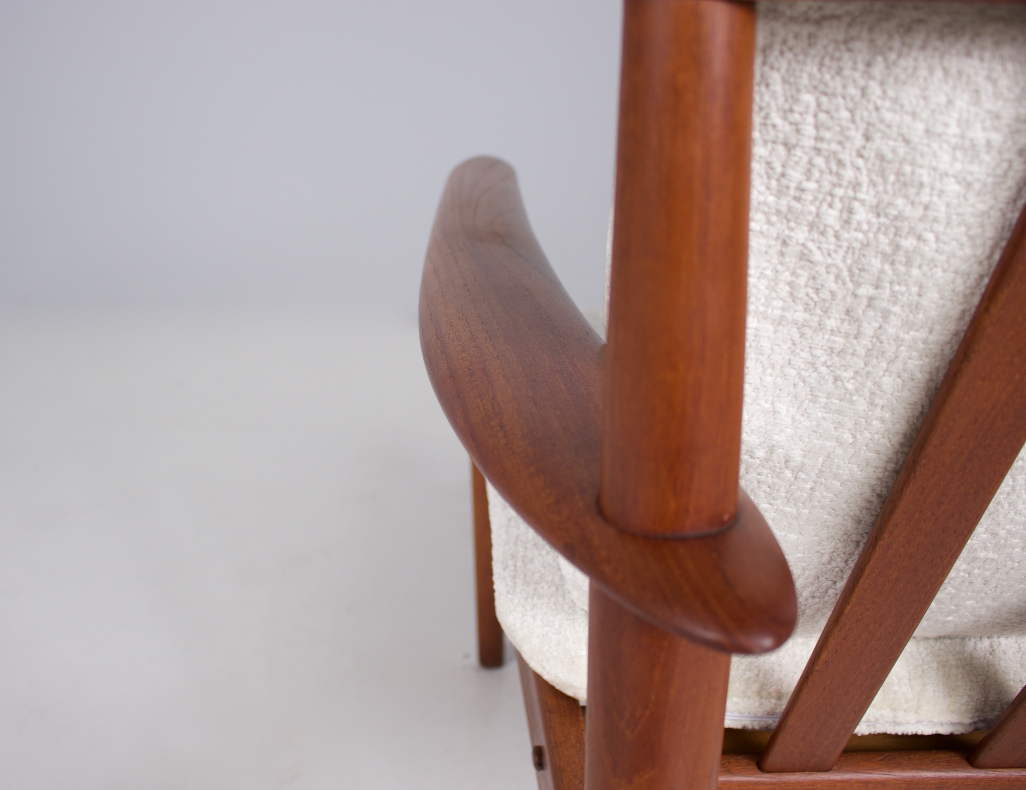 Grete Jalk: Bank "PJ 56/3 - Afbeelding 6