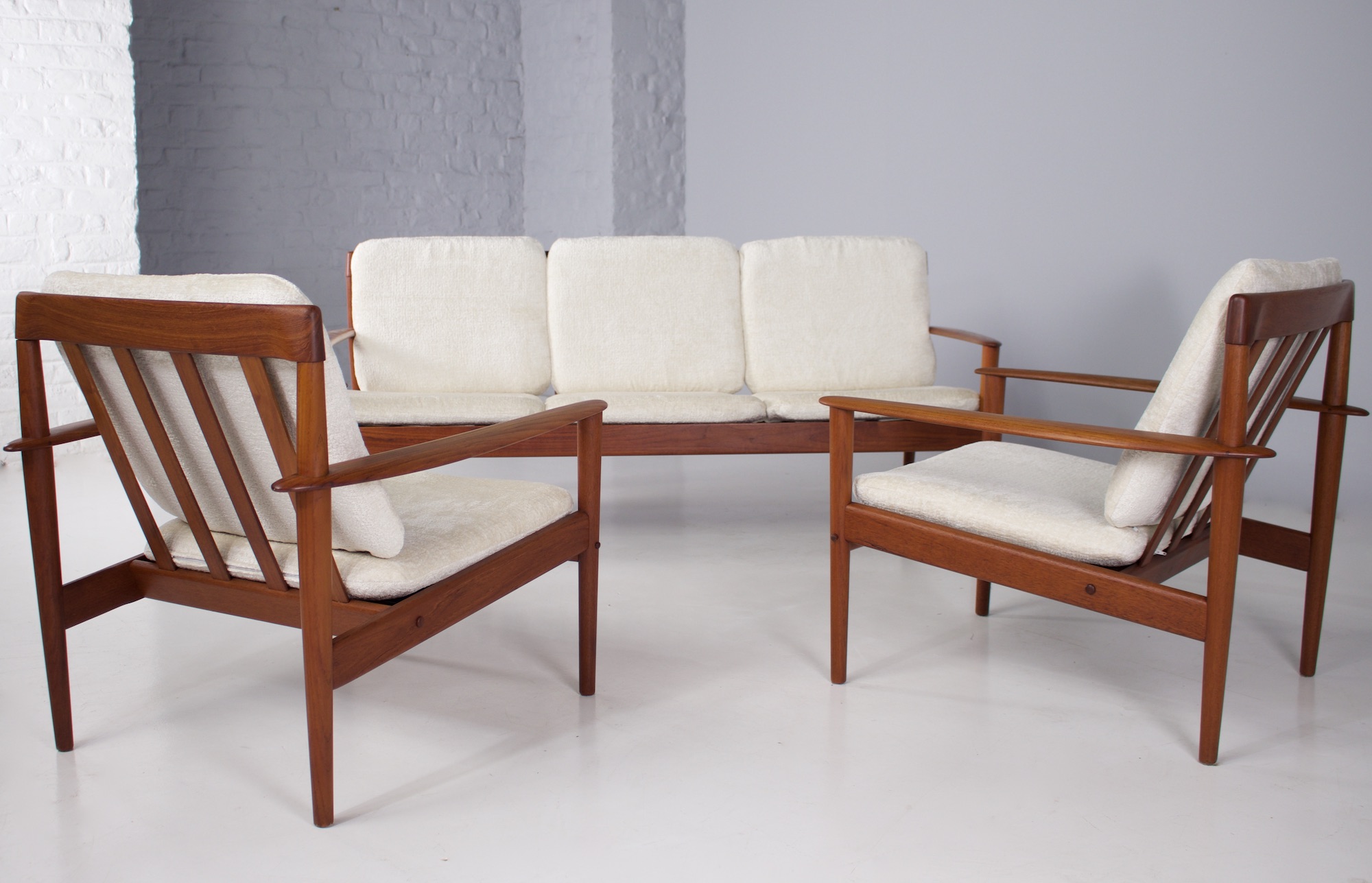 Grete Jalk: Bank "PJ 56/3 - Afbeelding 10