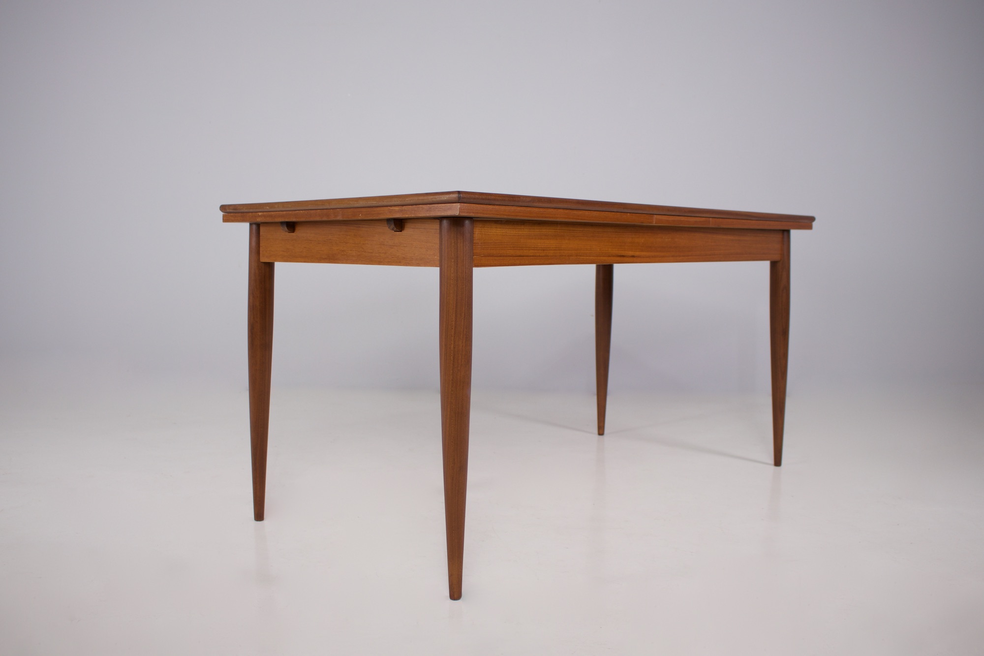 Table with extensions V Form. - Galerie Vintage Addict