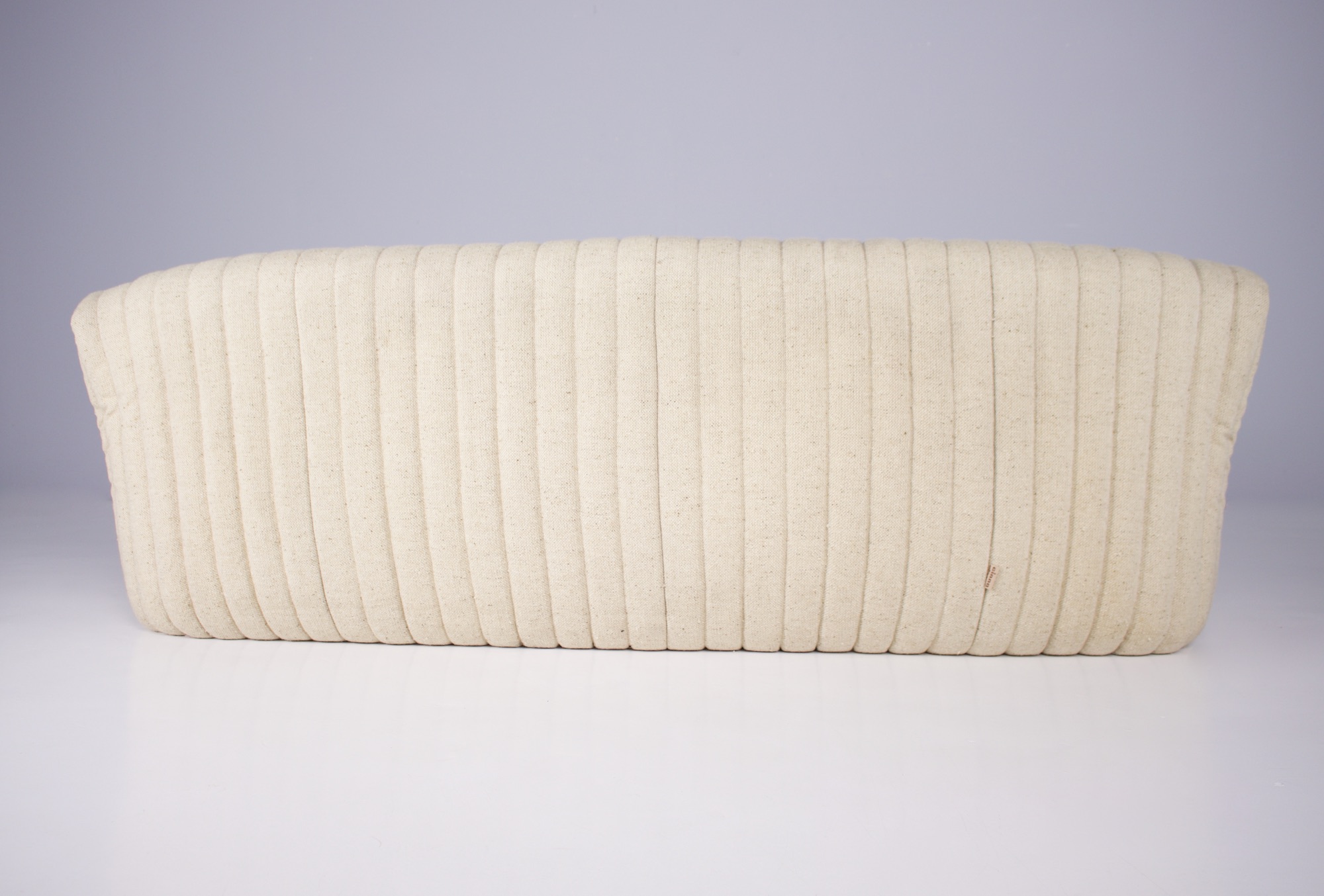 Sofa Sandra en tissu blanc cassé écru par Annie Hieronimus pour Cinna