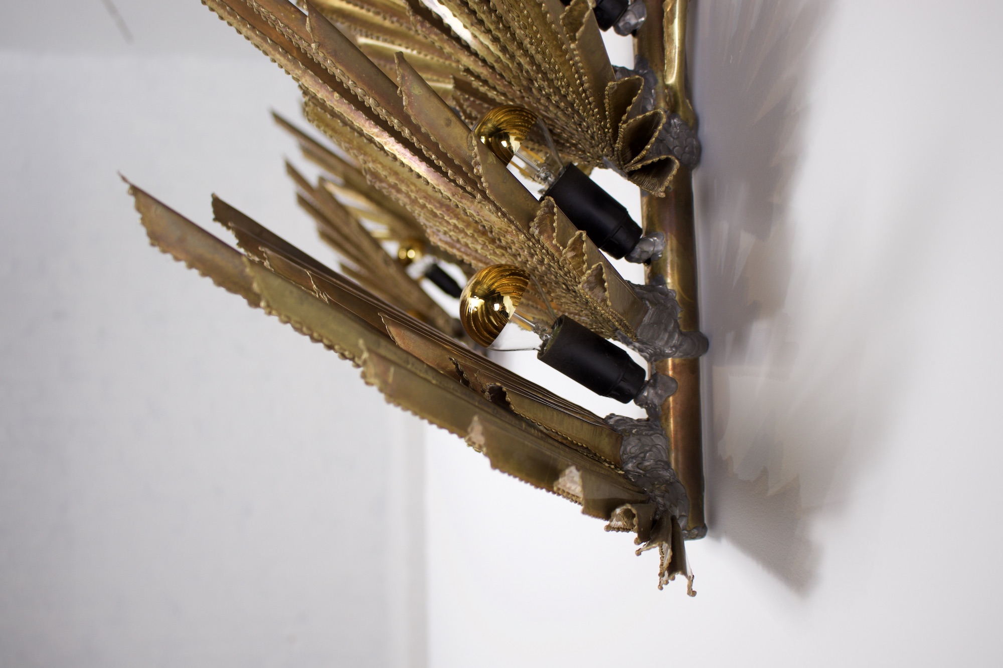 Appliques Maison Jansen, détail soudures et ampoules.