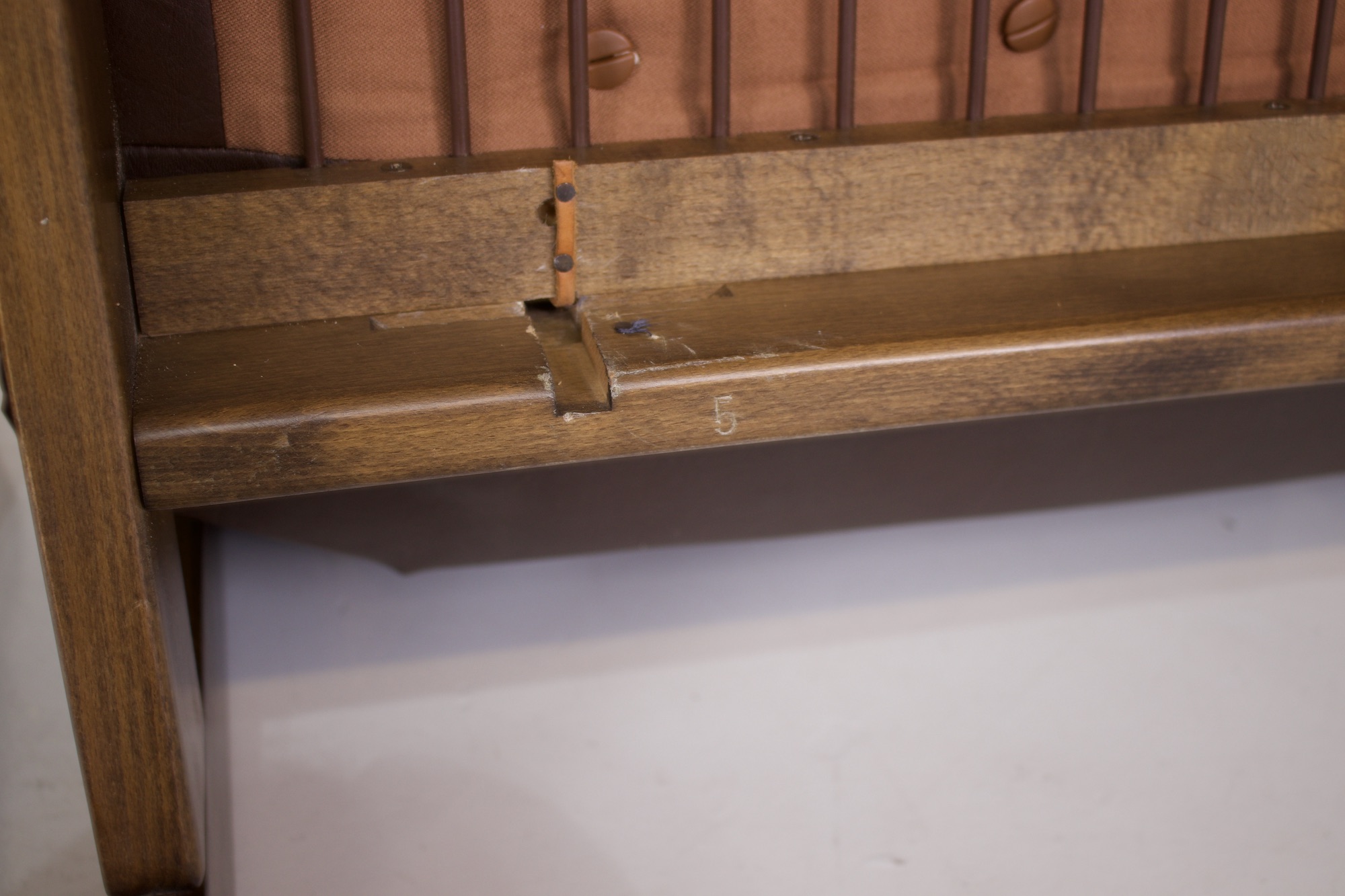 Ledersitze im Stil von Carl Straub 1970 (3). – Bild 10