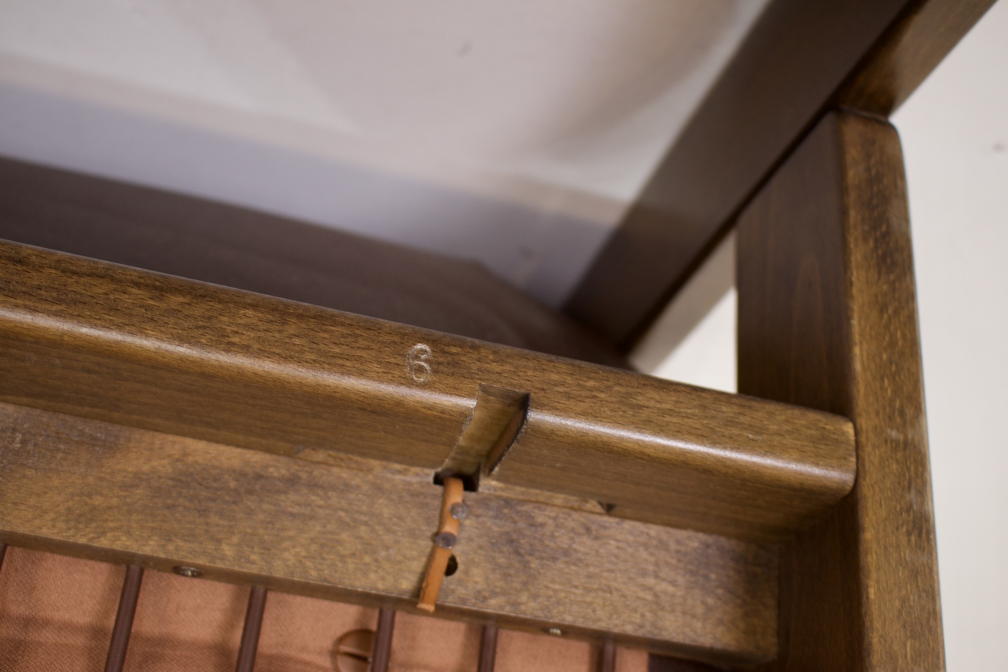 Ledersitze im Stil von Carl Straub 1970 (3). – Bild 11