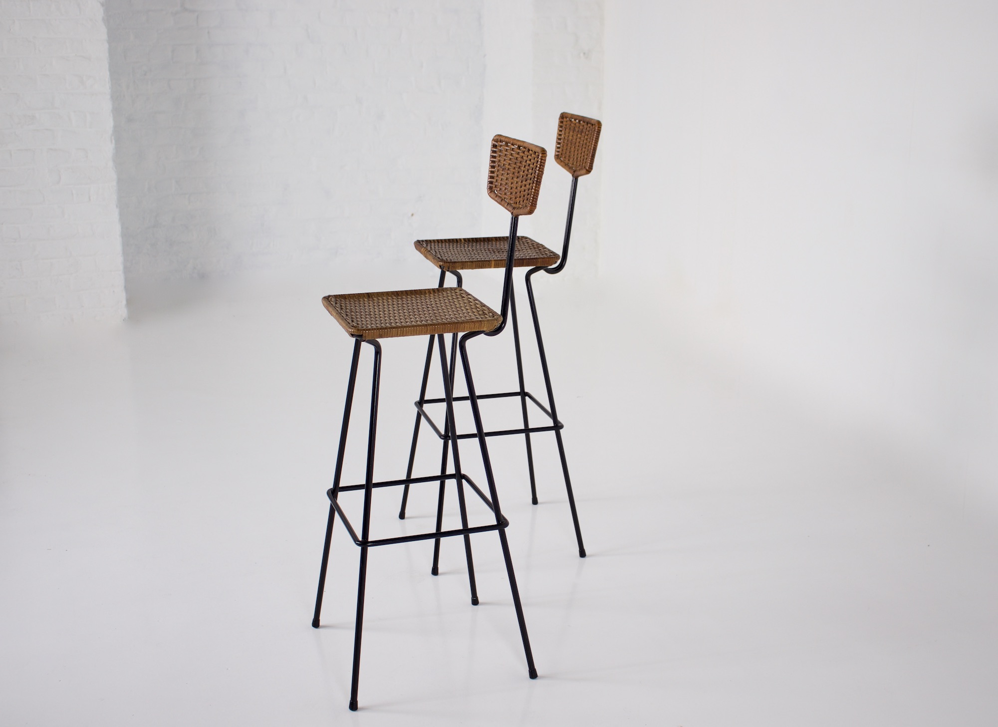 Paar modernistische rotan krukken Erwin Behr - Afbeelding 2