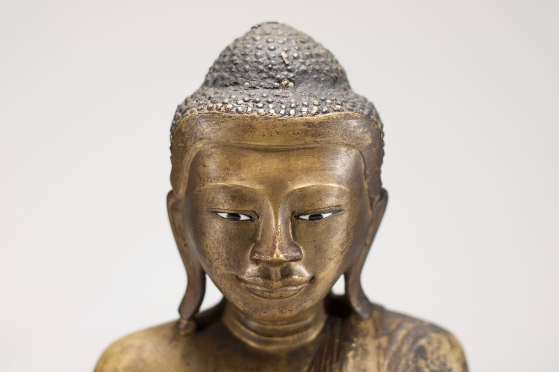 Buddha Shakyamuni in bronzo, Myanmar, Mandalay. - immagine 2
