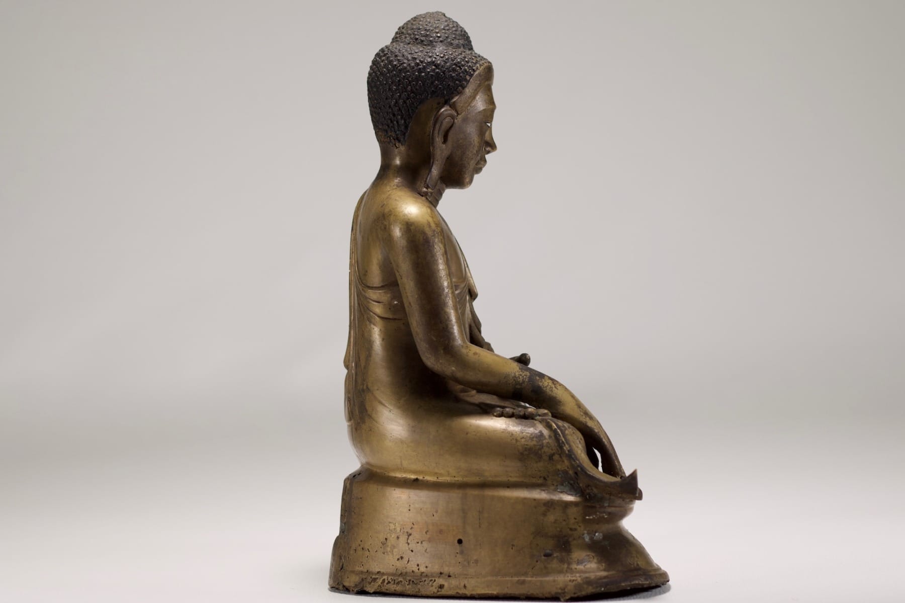 Buddha Shakyamuni in bronzo, Myanmar, Mandalay. - immagine 5