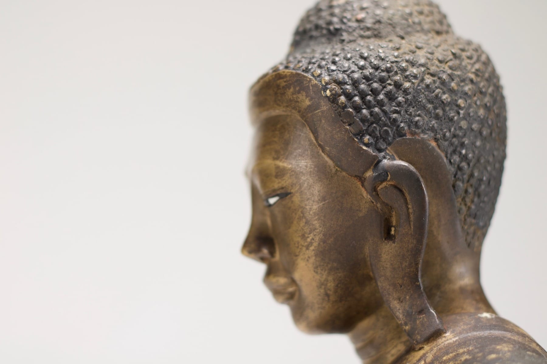 Buddha Shakyamuni in bronzo, Myanmar, Mandalay. - immagine 8