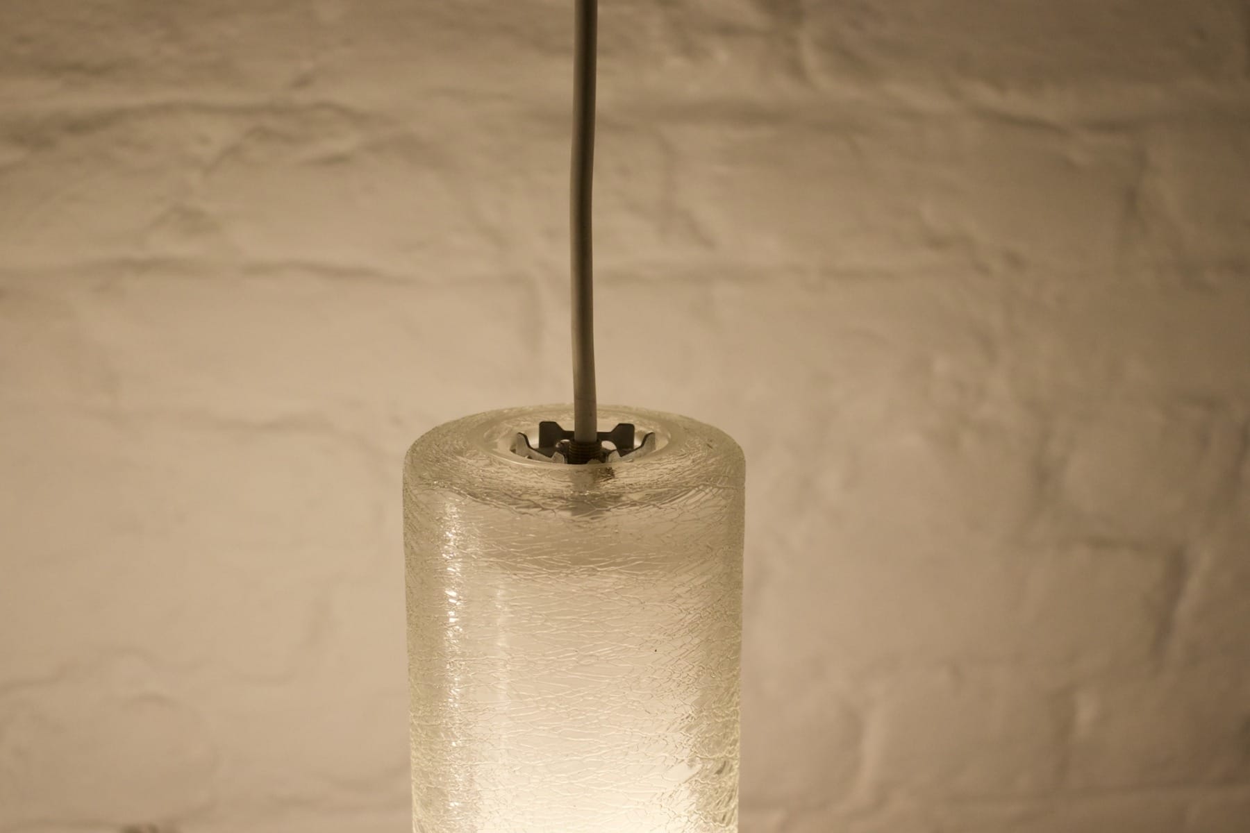 Doria Hängeleuchten aus doppelt gefrostetem Glas. – Bild 7