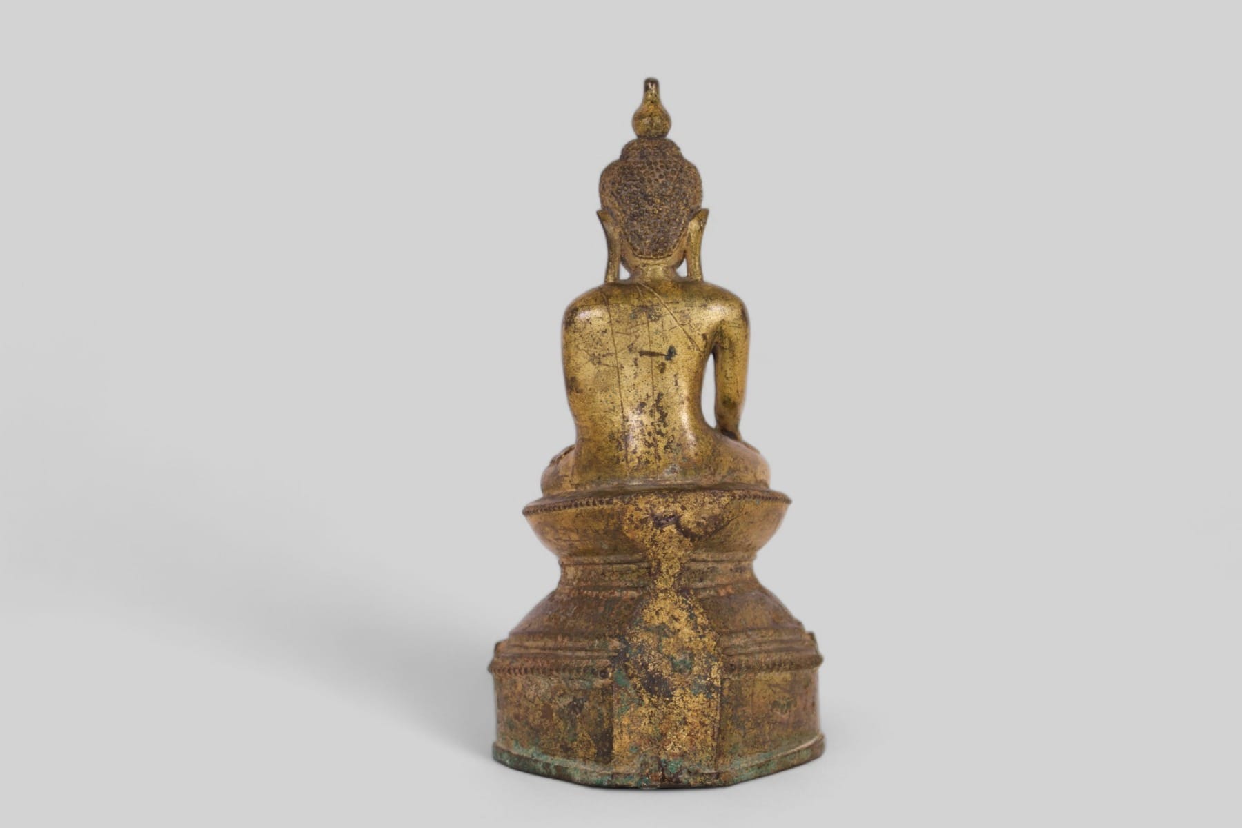 Bouddha ancien en bronze vue de dos Collection Claude de Marteau