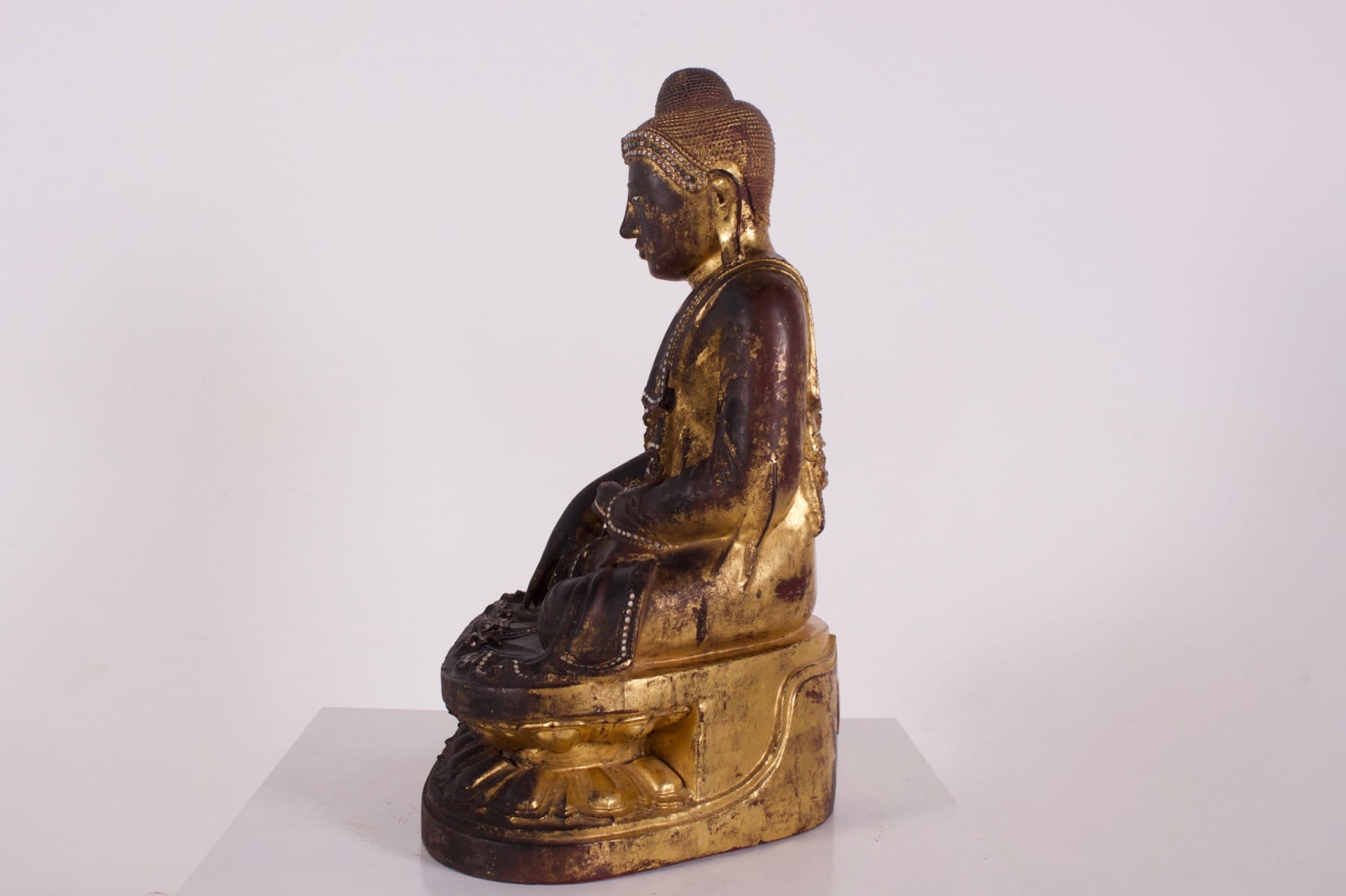 Bouddha birman ancien authentique en bois doré de la collection de Claude de Marteau