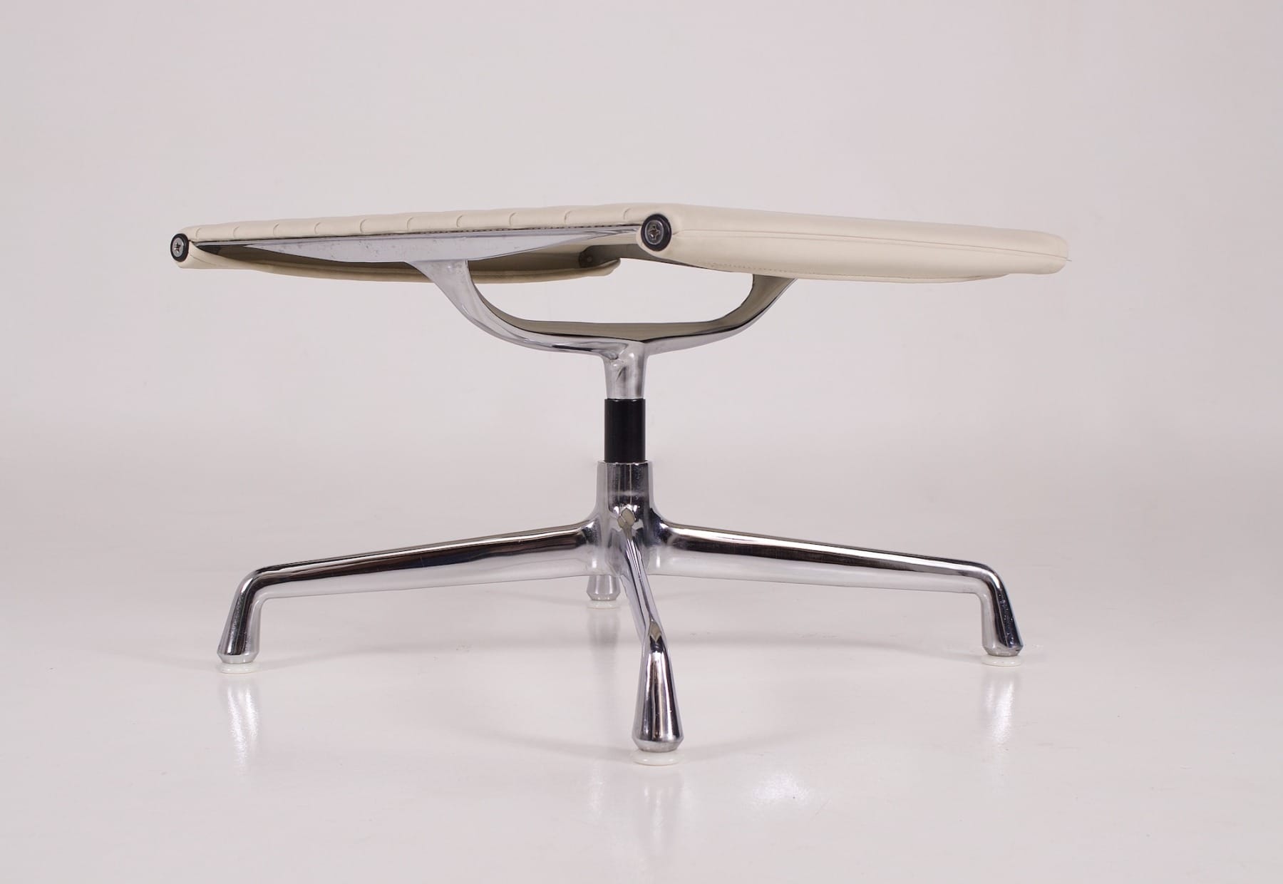 Ottoman Repose Pieds Eames Herman Miller Vitra