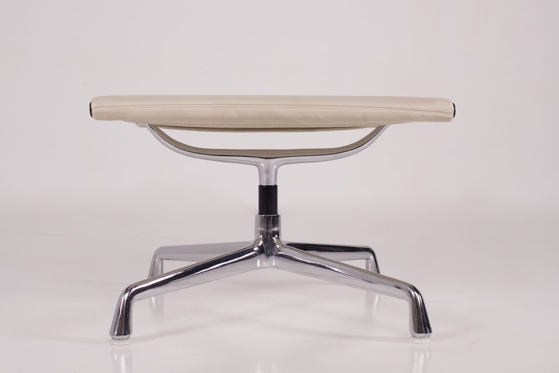 Ottoman Repose Pieds Eames Herman Miller Vitra