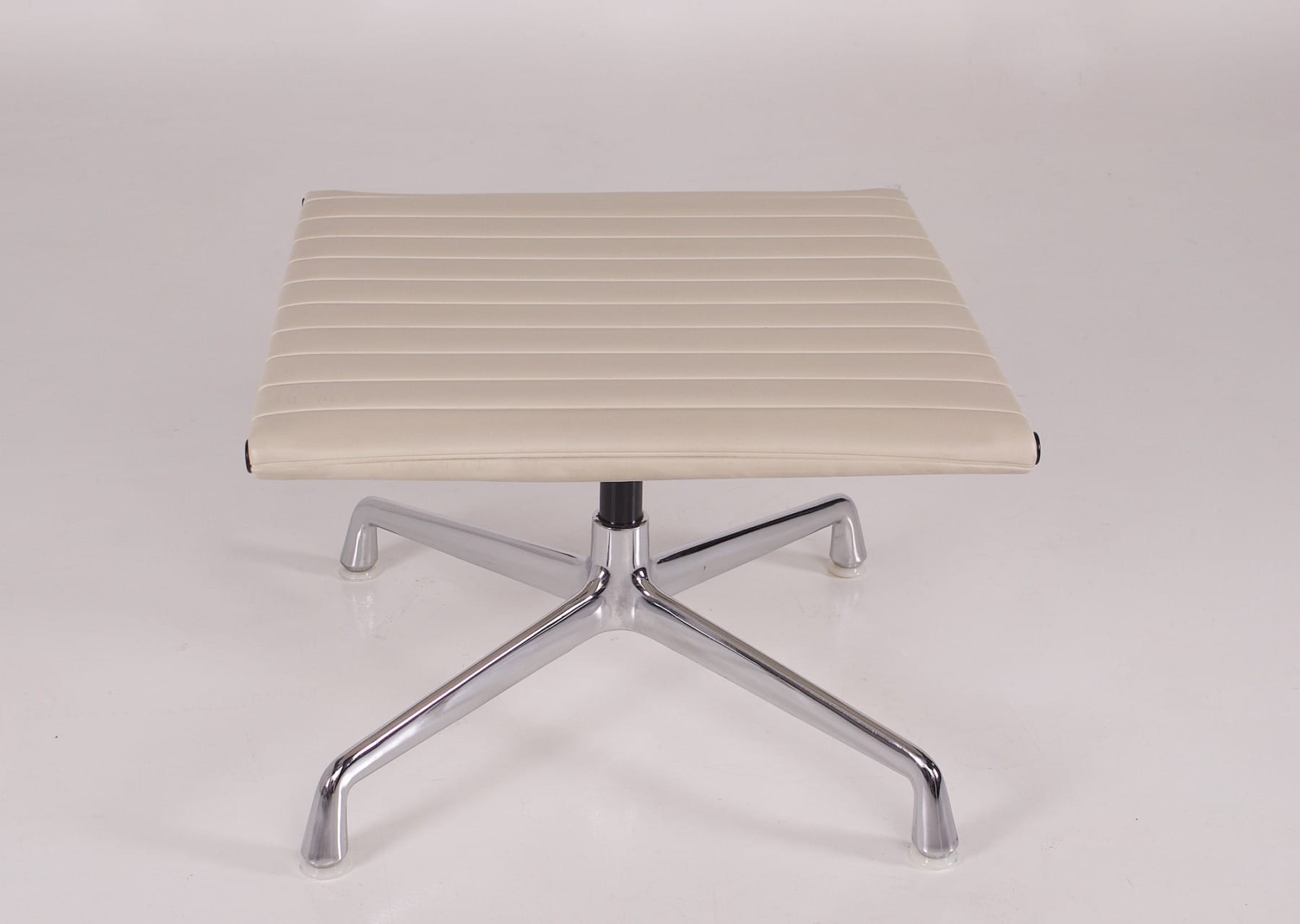 Ottoman Repose Pieds Eames Herman Miller Vitra
