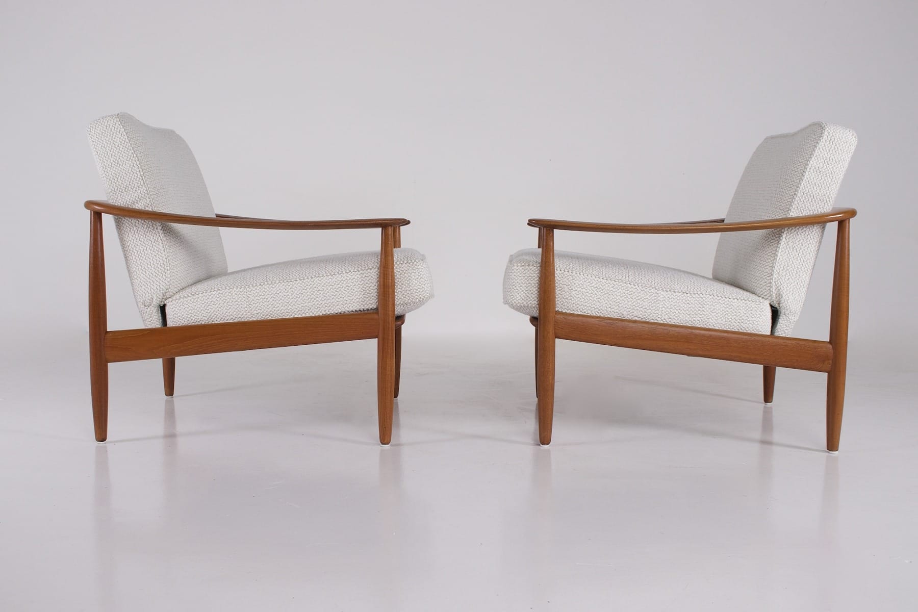 Les fauteuils de style Scandinave vus de profil