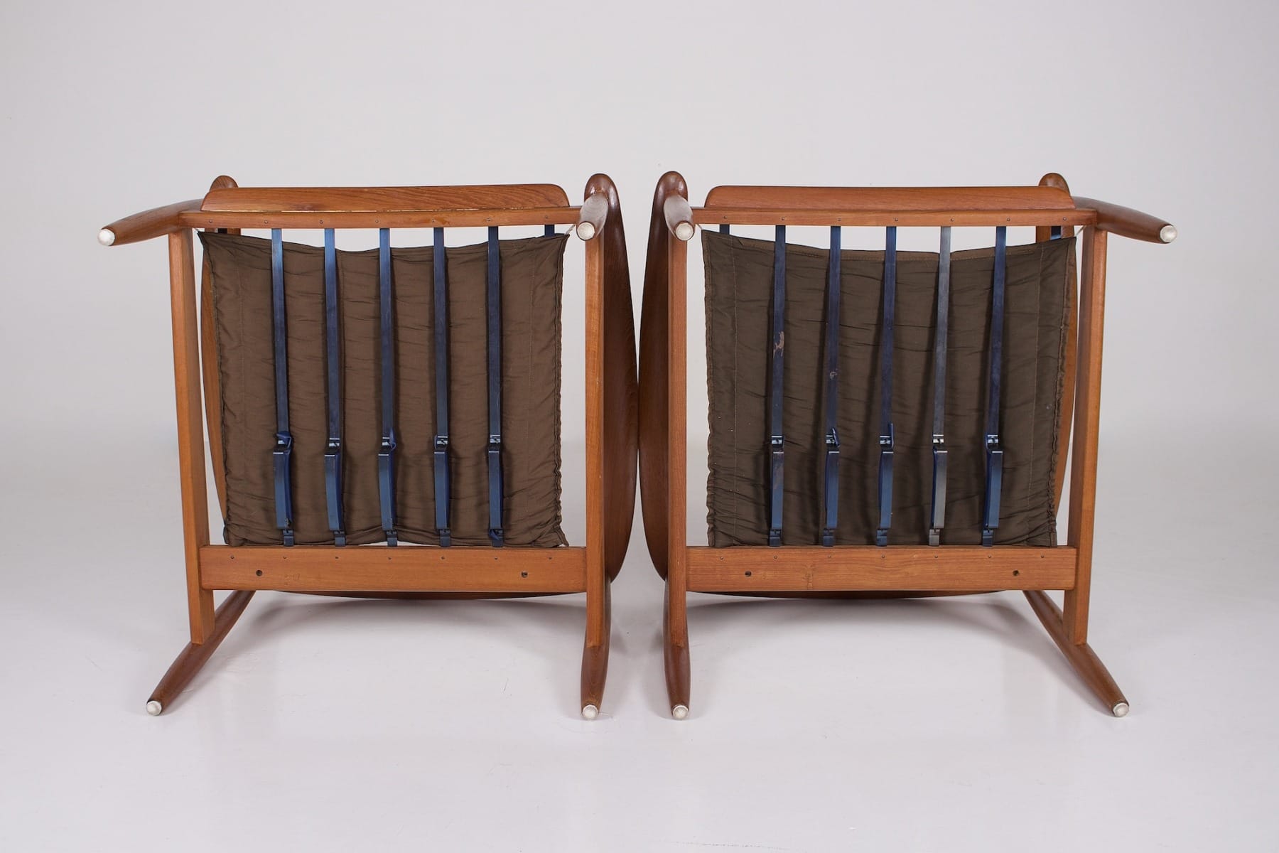 Les dessous des fauteuils