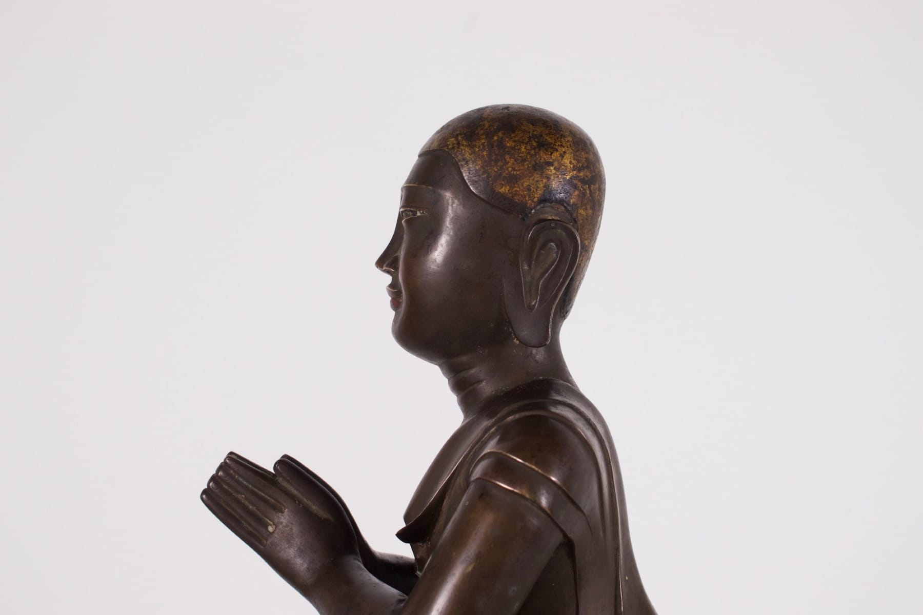 l'adorant Moggallana vu rapprochée