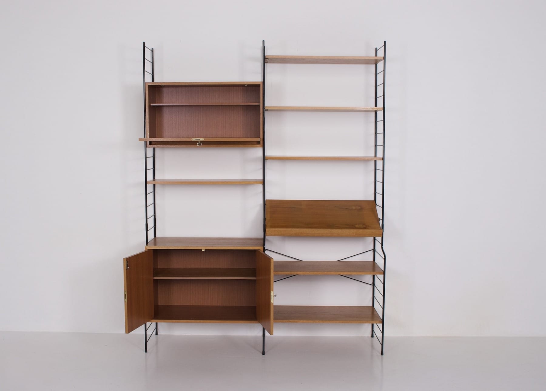 Le détail des armoires ouvertes