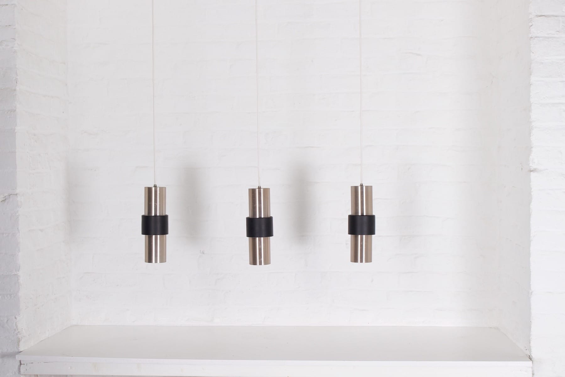 Les 3 suspensions Space Age Raak éteintes