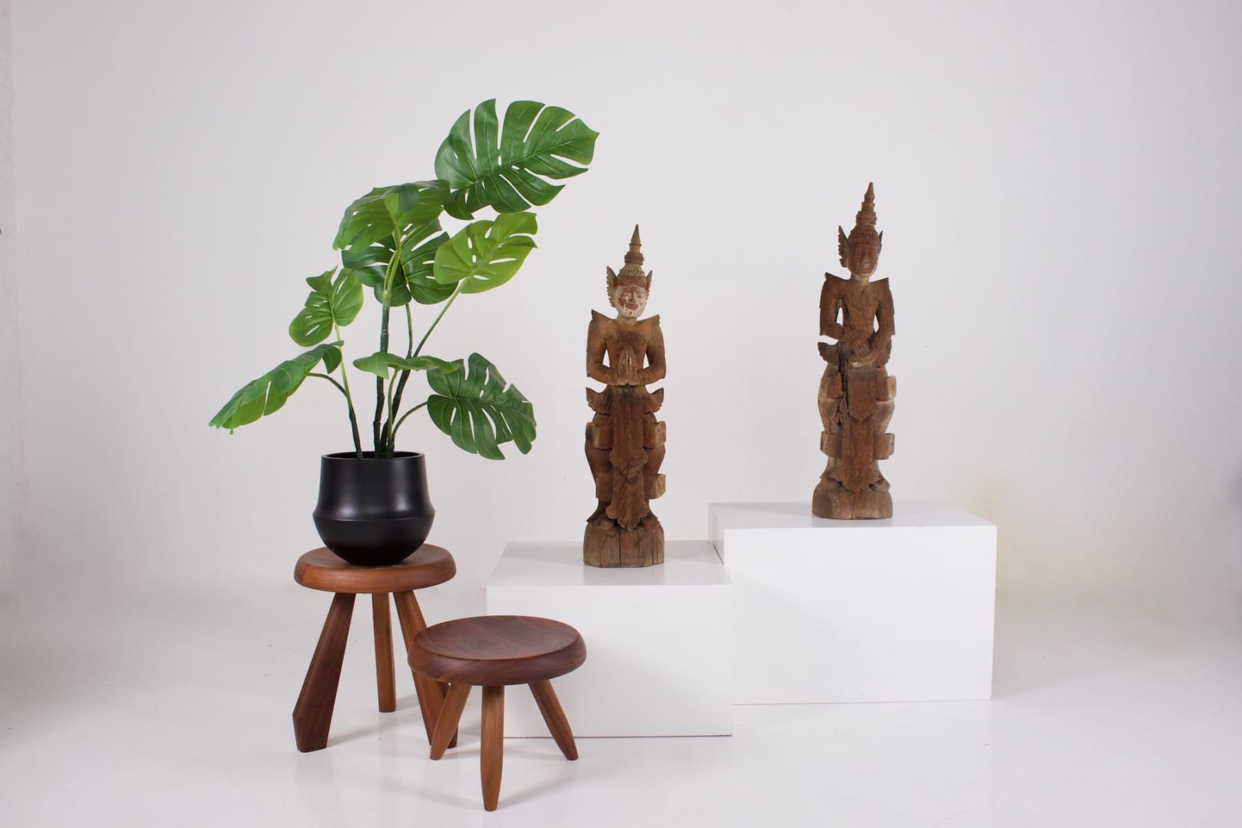 Deux sculptures birmanes anciennes de Nat de la collection Claude de Marteau