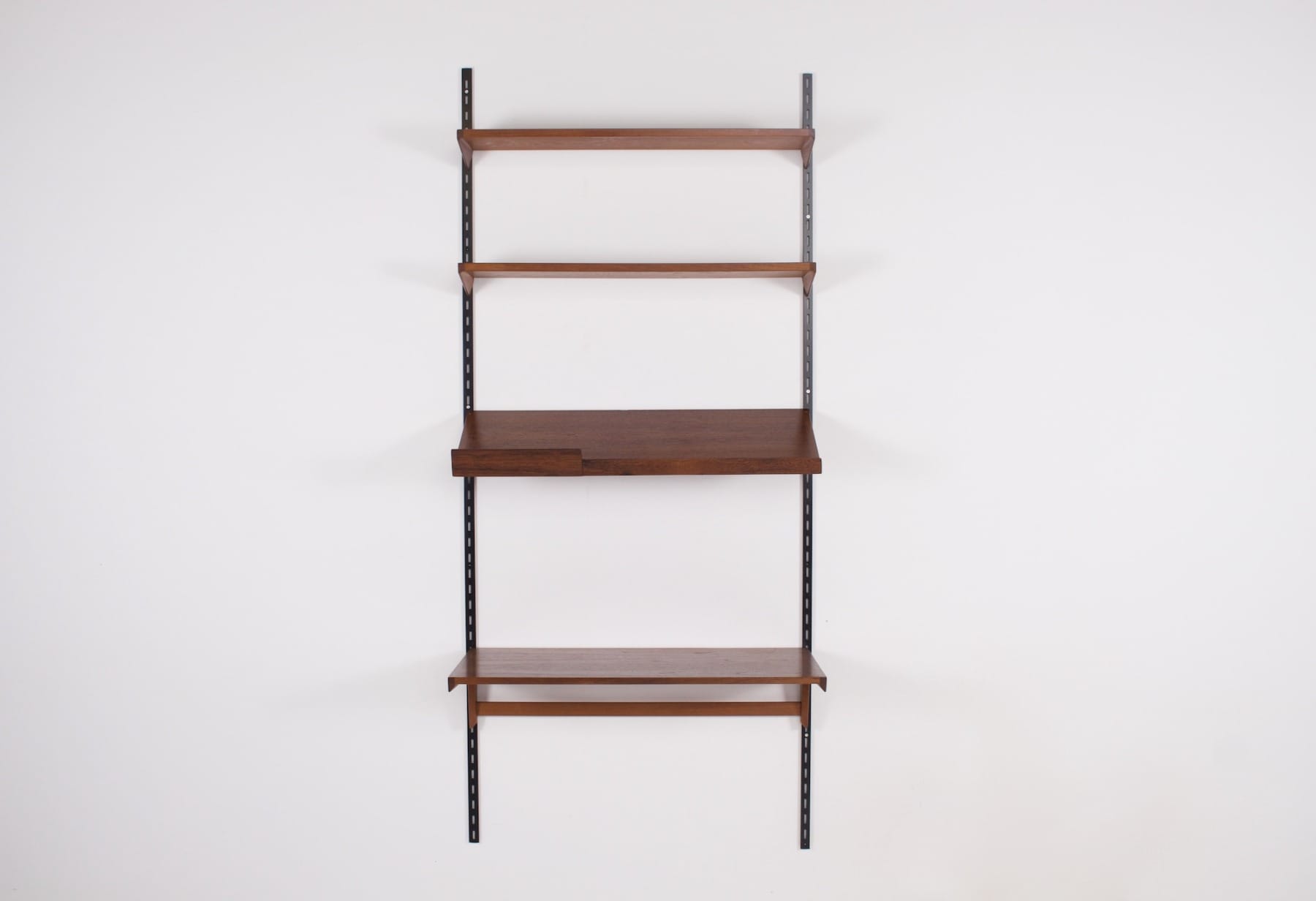 L'étagère Kai Kristiansen vue de face