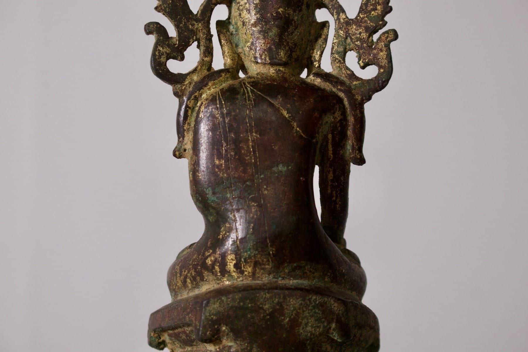 Geschmückter Buddha aus Jambupati-Bronze. – Bild 7