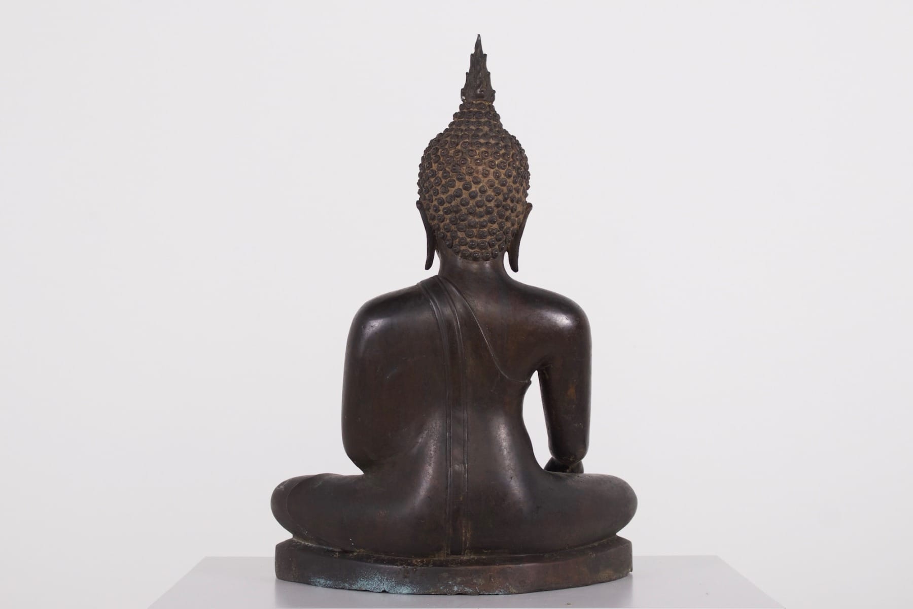 Bouddha ancien en bronze bhumisparsha mudra Claude de Marteau vu de dos