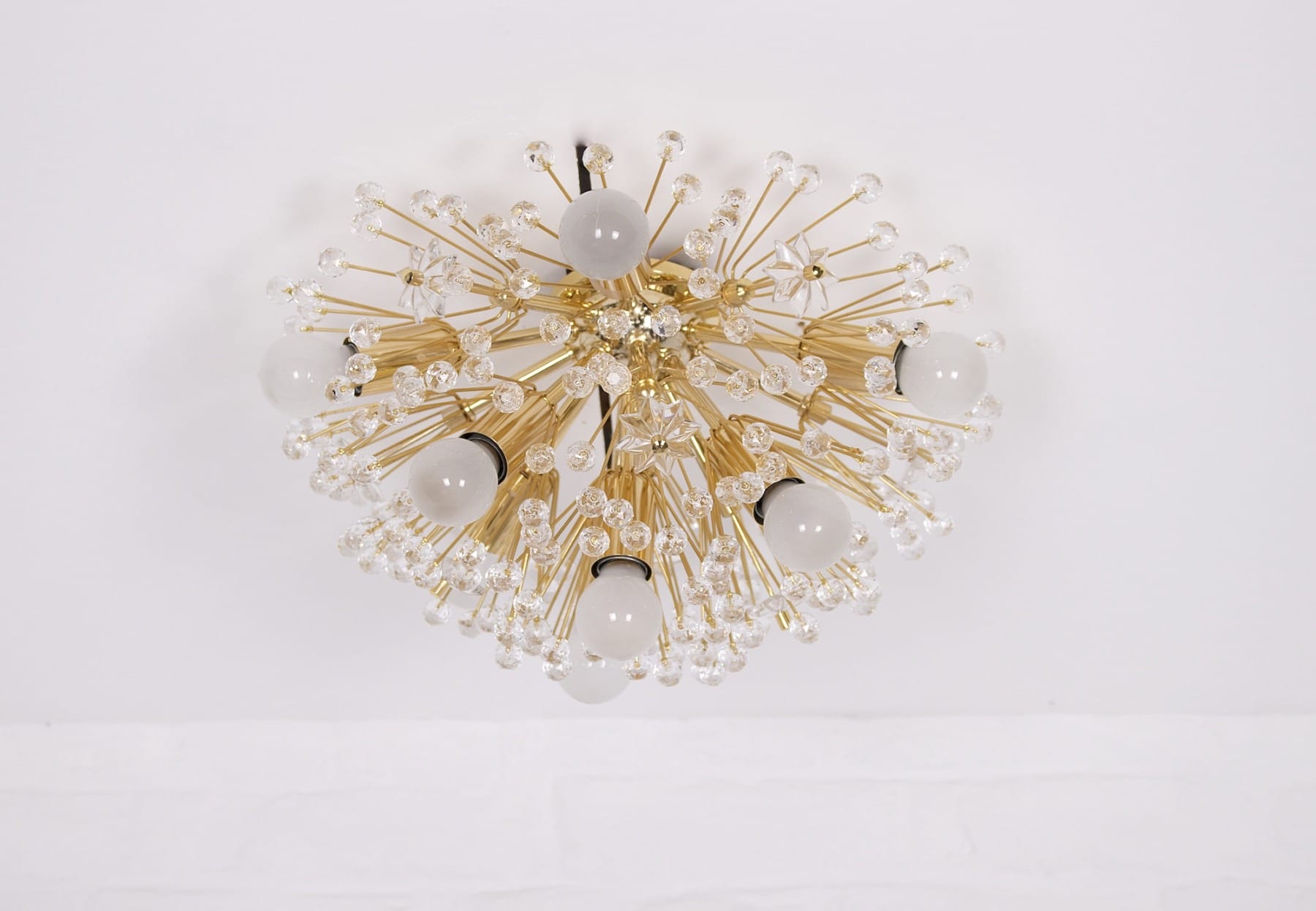 Plafonnier ou applique Sputnik style Emil Stejnar, de face