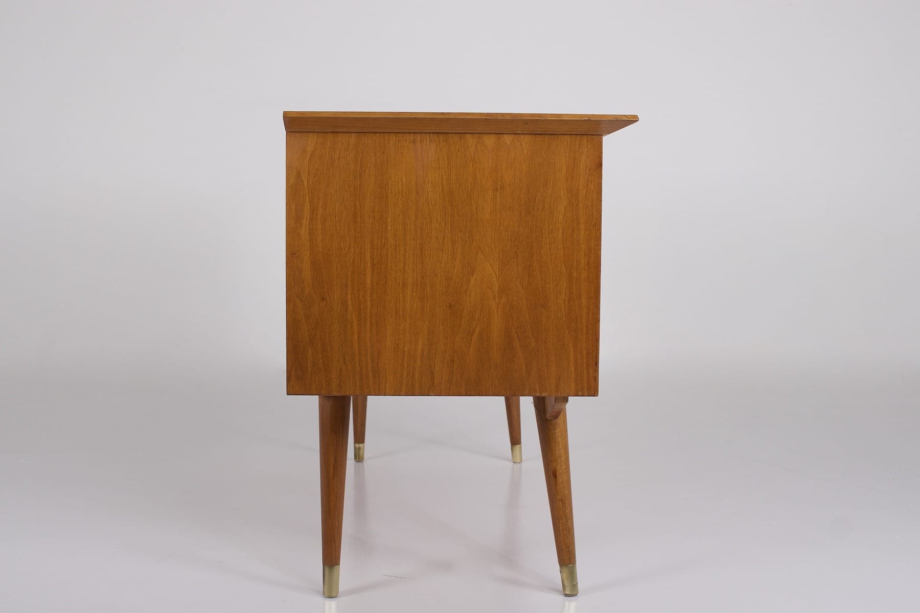 L'autre profil du buffet Moderniste