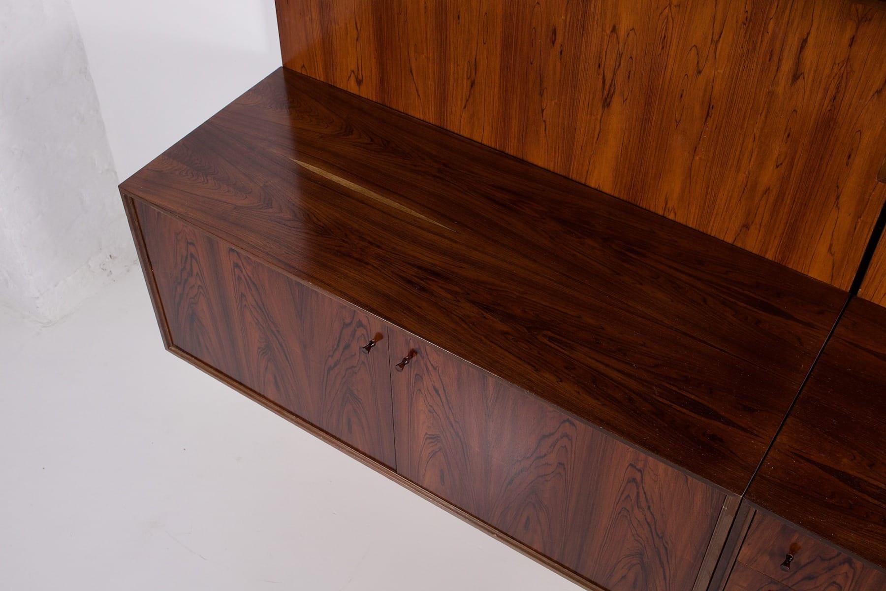 Le dessus d'un des caissons où l'on peut voir
le dessin du palissa