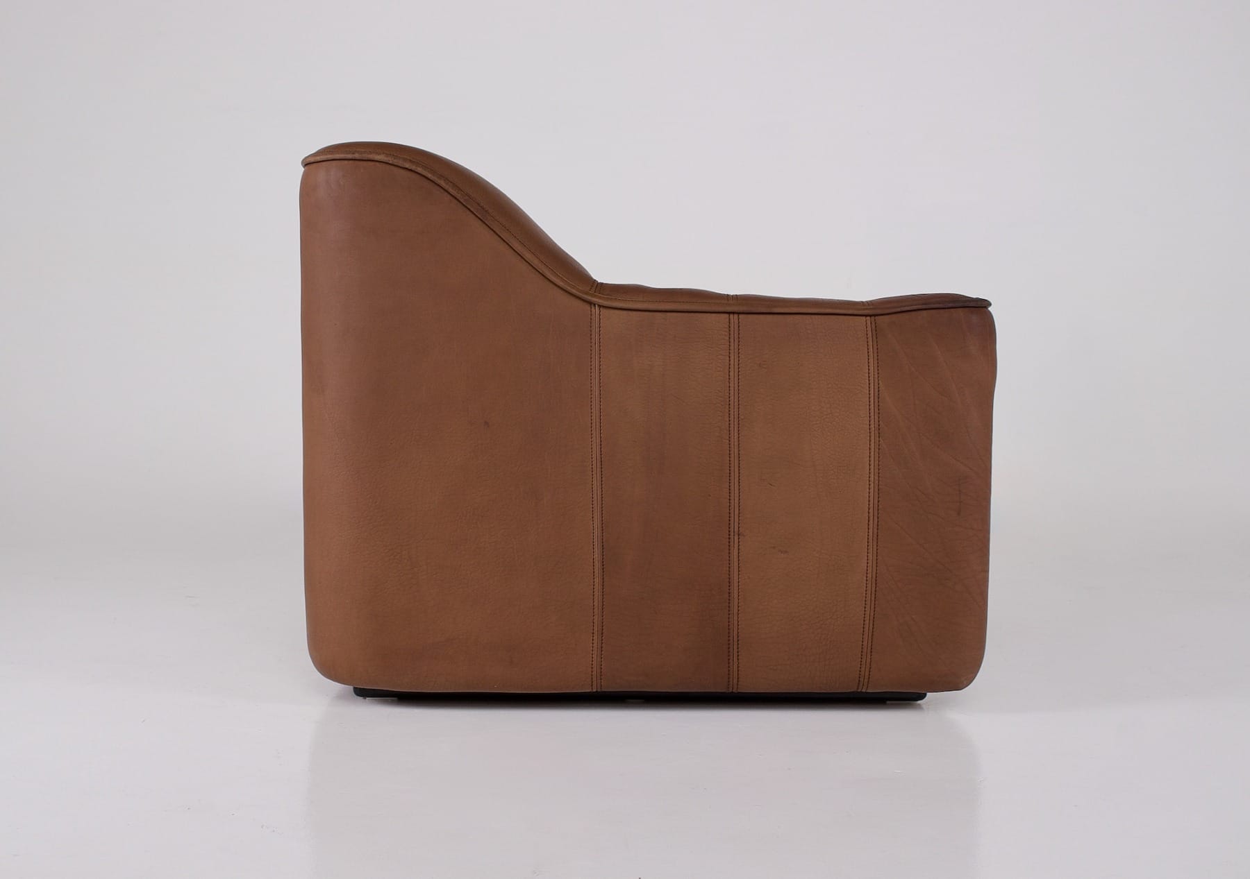 Fauteuil de Sede DS 44 Buffalo Neck Leather, de profil
