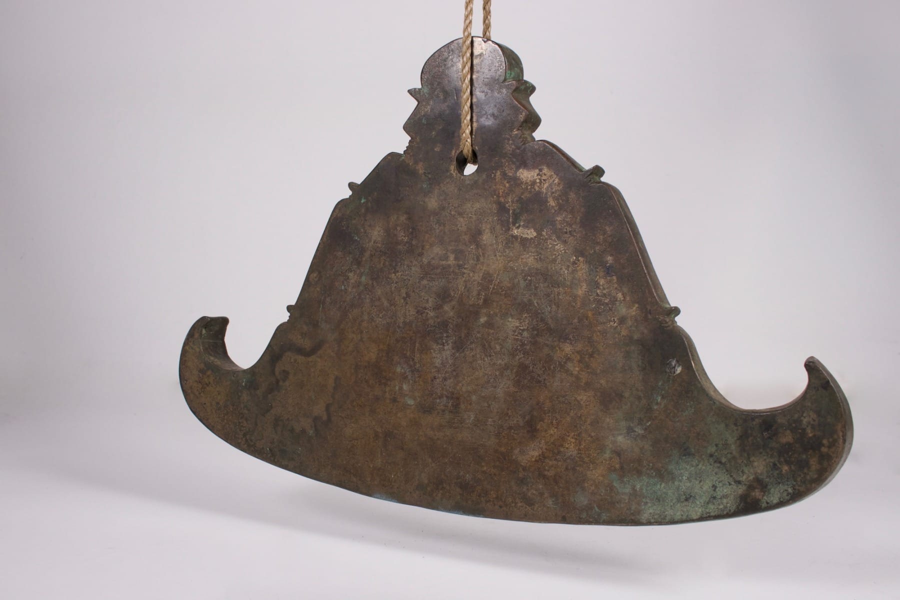 Kyeezee de méditation antique en Bronze vue de biais