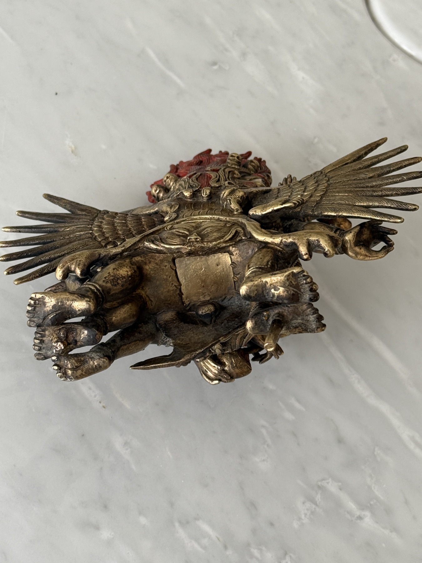 Bronze ancien Hayagriva du Tibet, cavité scéllée dans la statue.