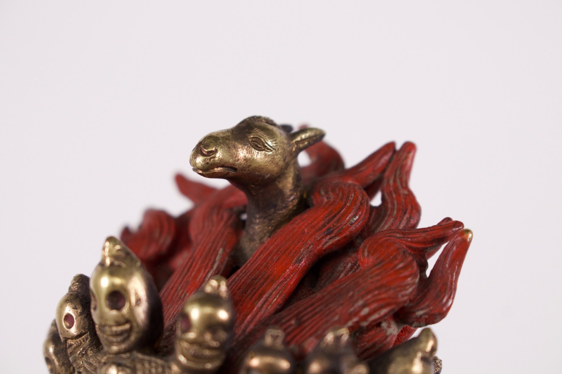 Bronze ancien Hayagriva du Tibet,détail de la tête de cheval.