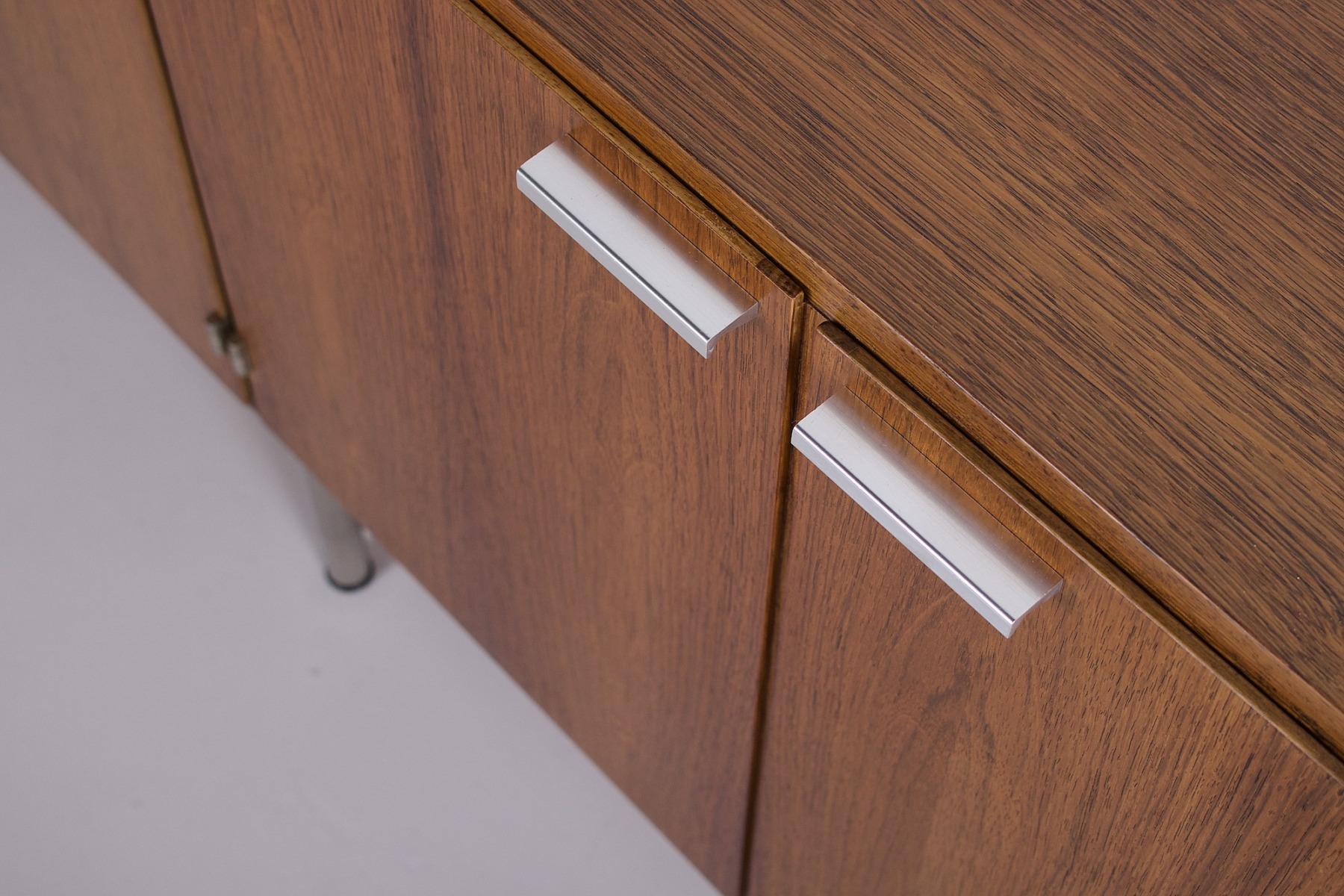 Les poignées des portes de