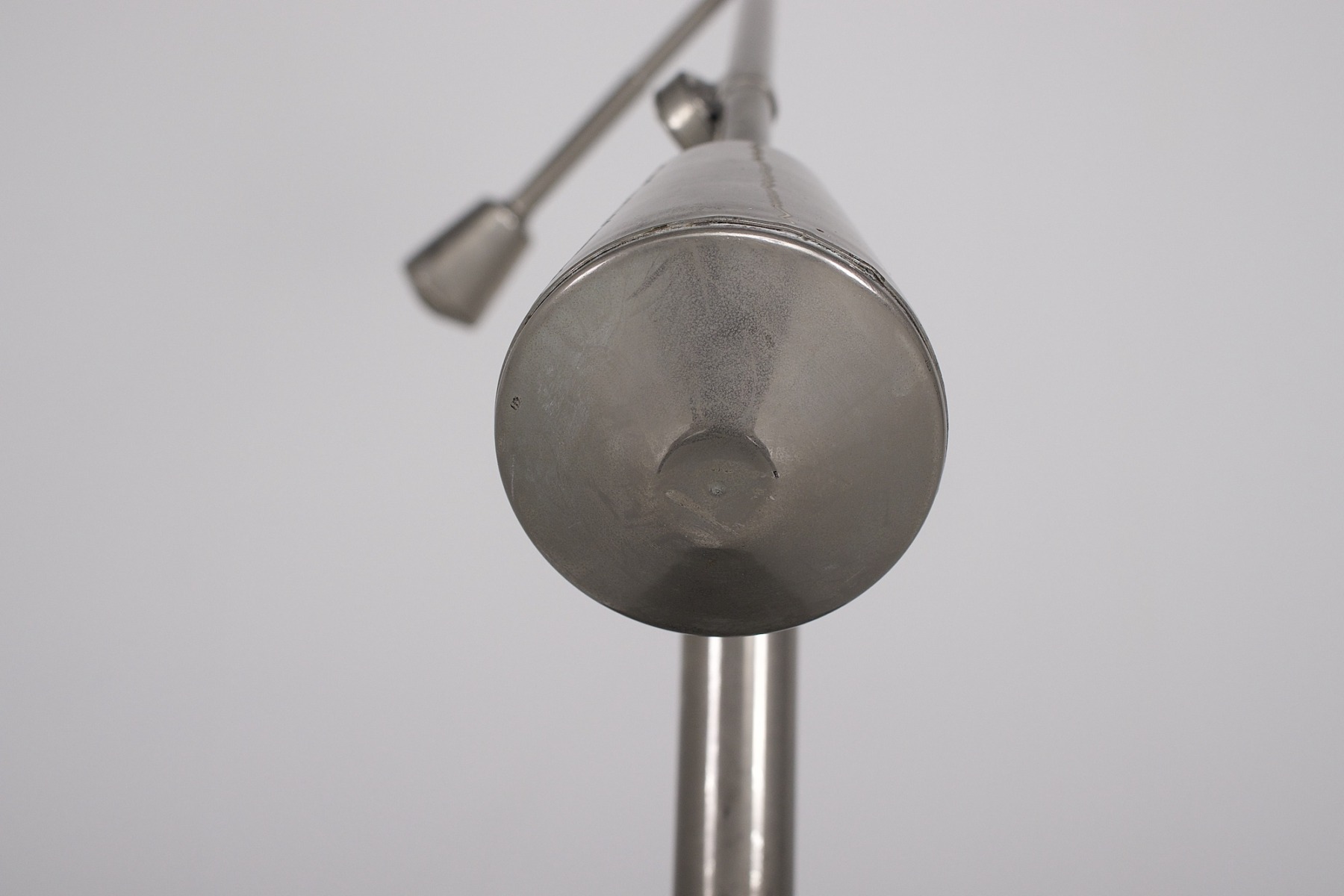 Un des contre-poids de la lampe