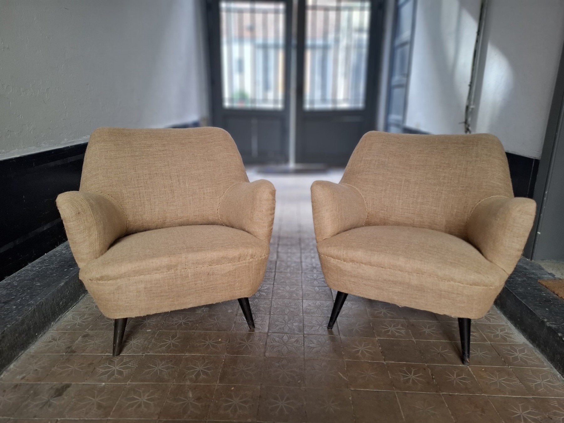 Paire de fauteuils en jute et crin 1950