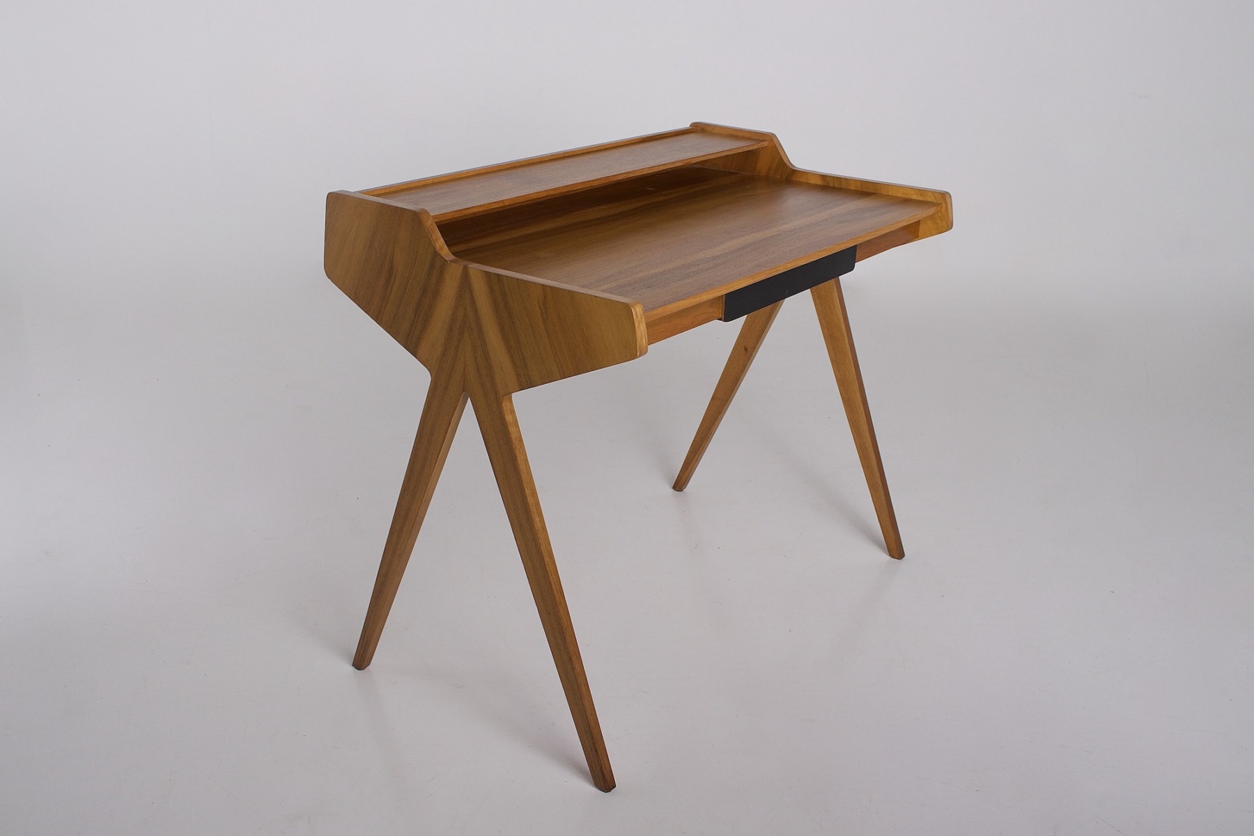 Bureau Lady desk, placage de frêne, de 3/4 profil