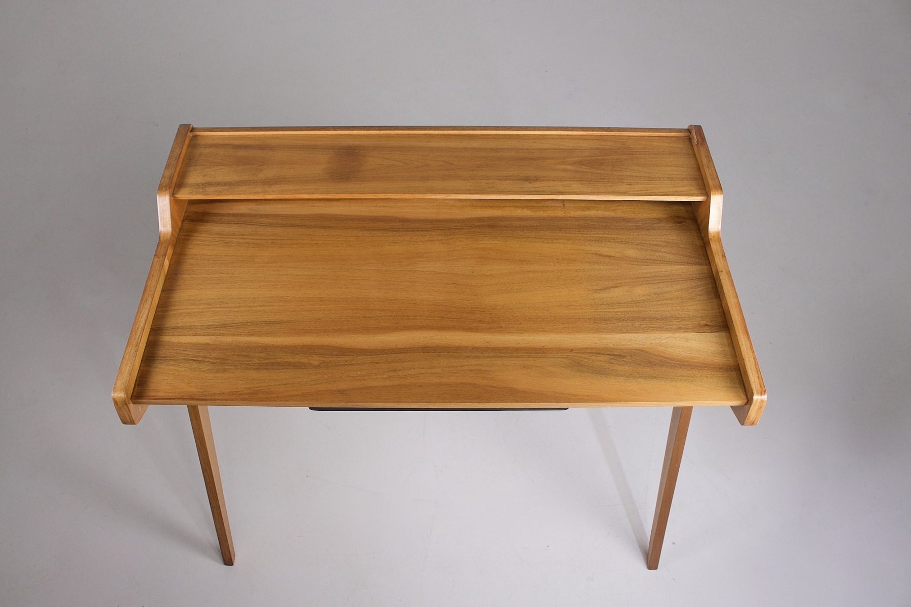 Bureau Lady desk, placage de frêne, vu d'en haut