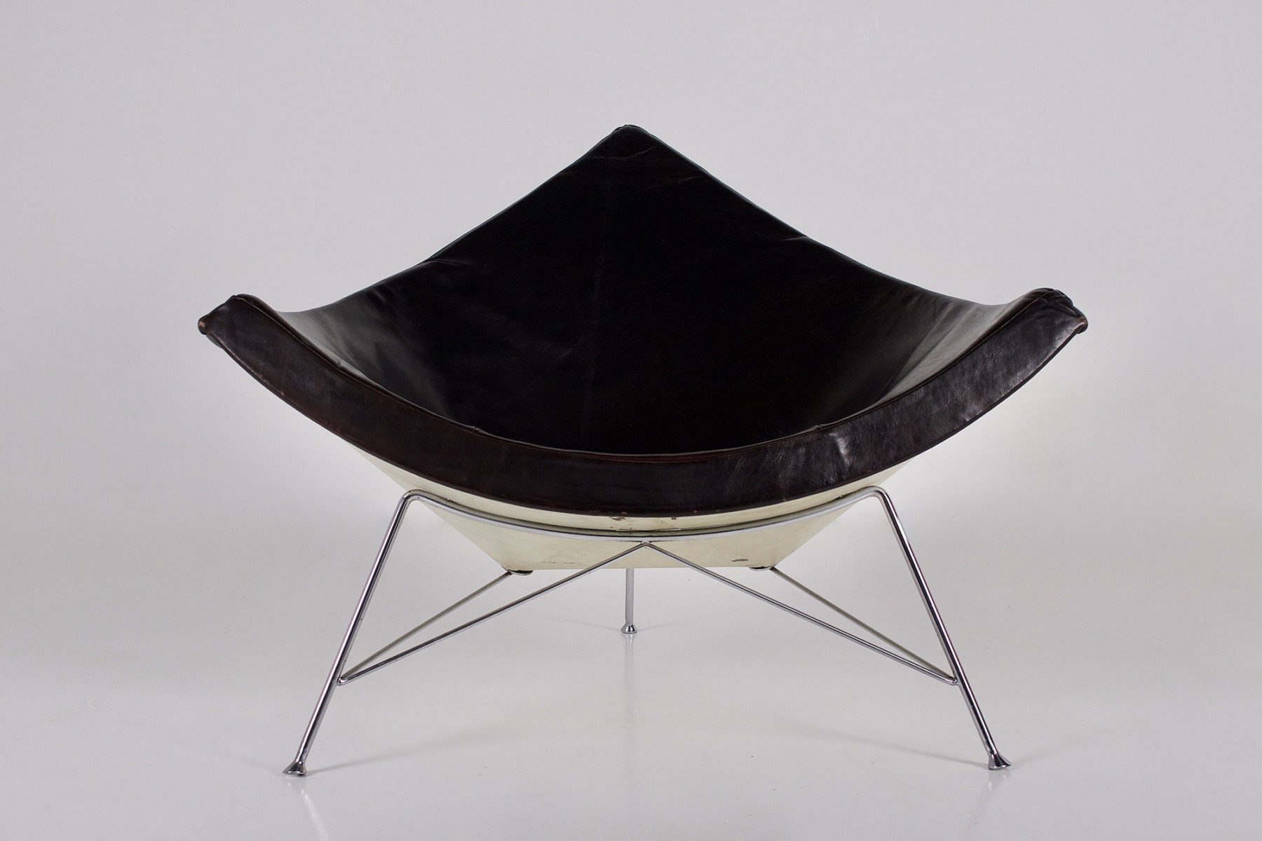 Le fauteuil Coconut par geaorges Nelson