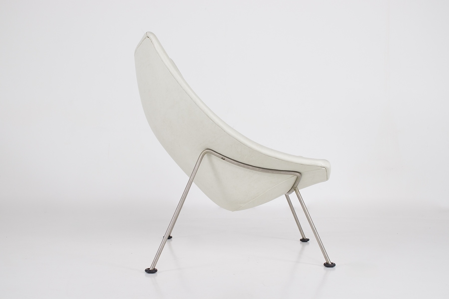 fauteuil Oyster blanc vue de profil droit