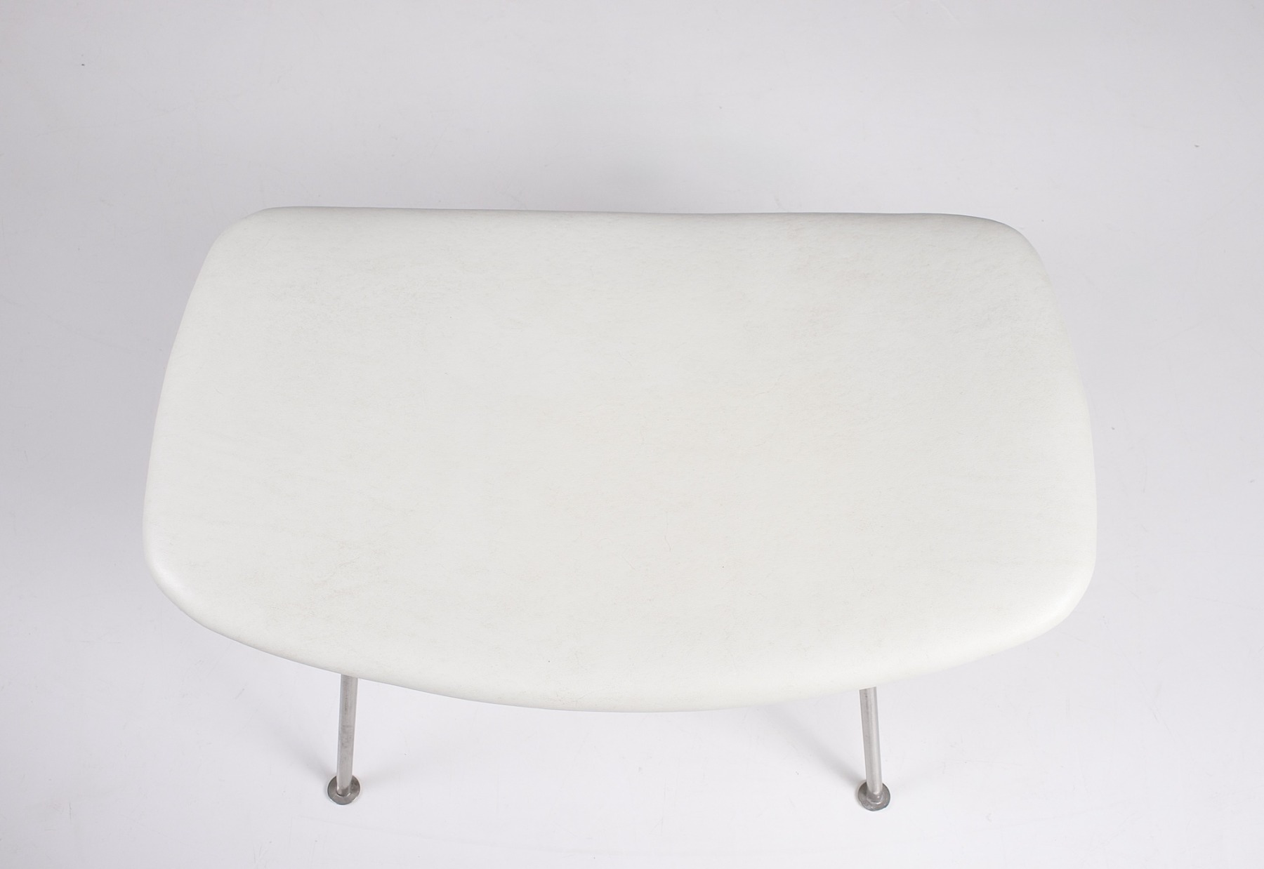 Le dessus du repose-pieds