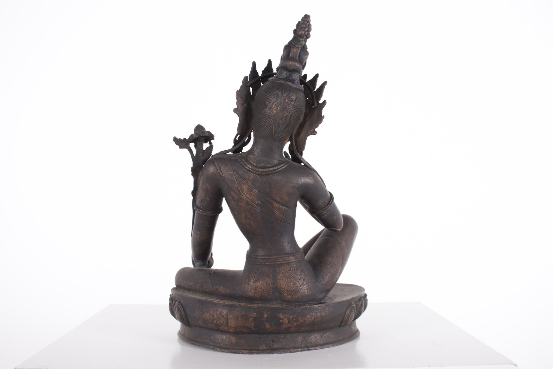 Oud beeld van Groene Tara uit Nepal, Newar-invloed, 19e eeuw, achteraanzicht