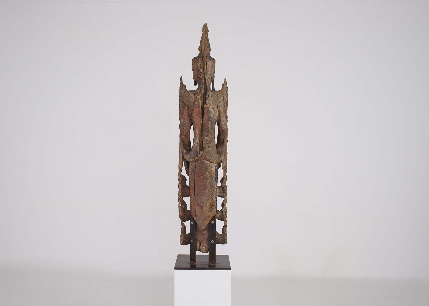 Sculpture votive bouddhique en bois de Birmanie