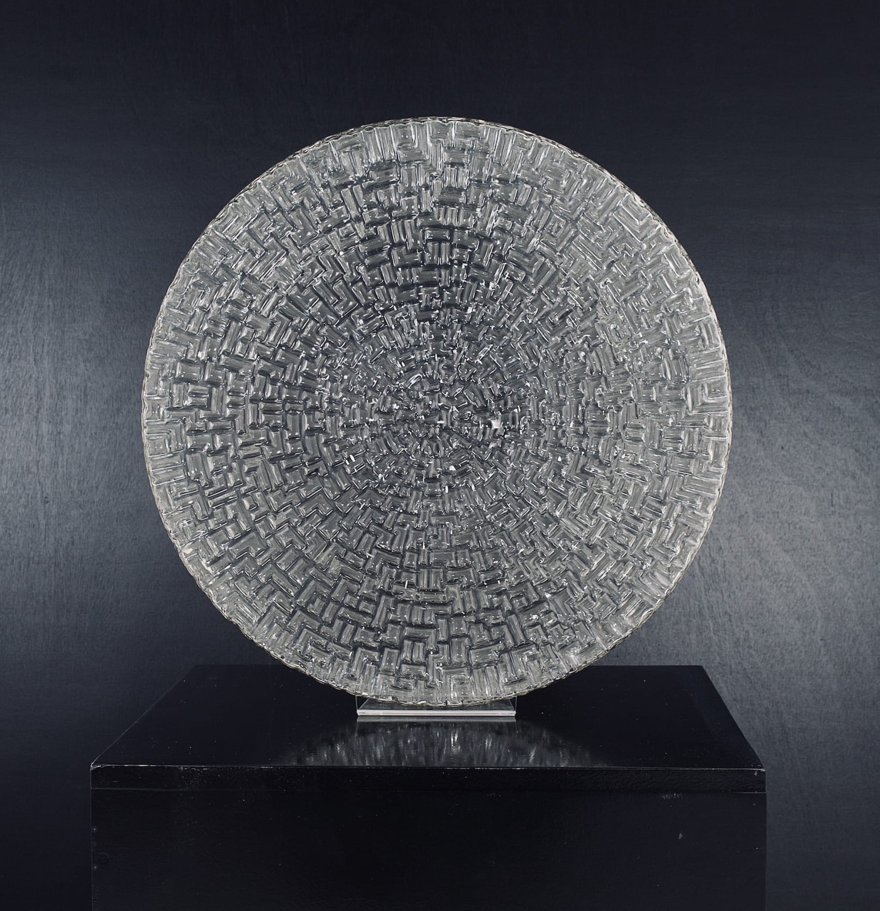 Luminaire vintage années 70 à diffuseur en verre moulé