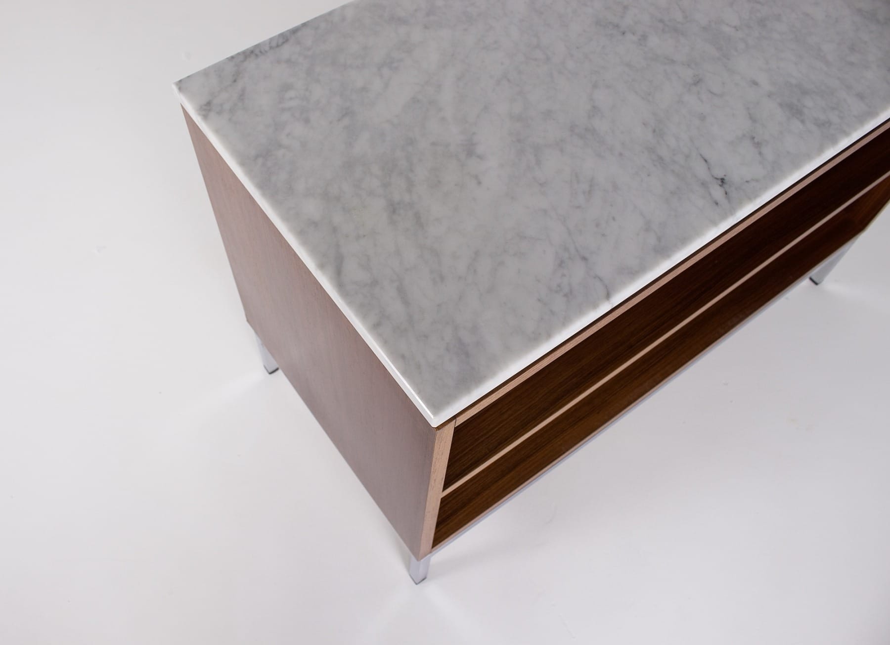 Détail de l'angle du marbre